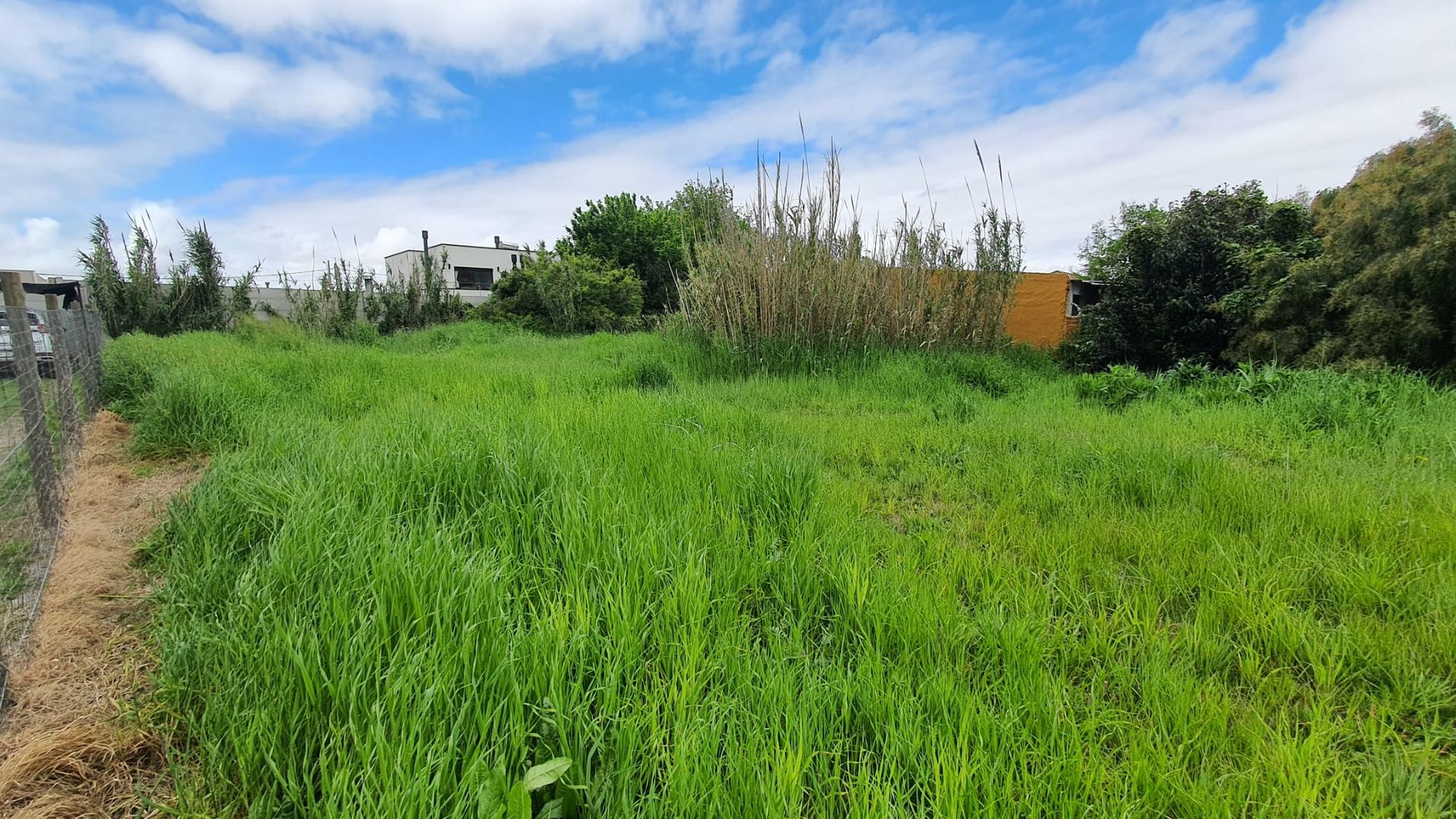 Se vende proyecto de 2 terrenos y algunos aptos - 18