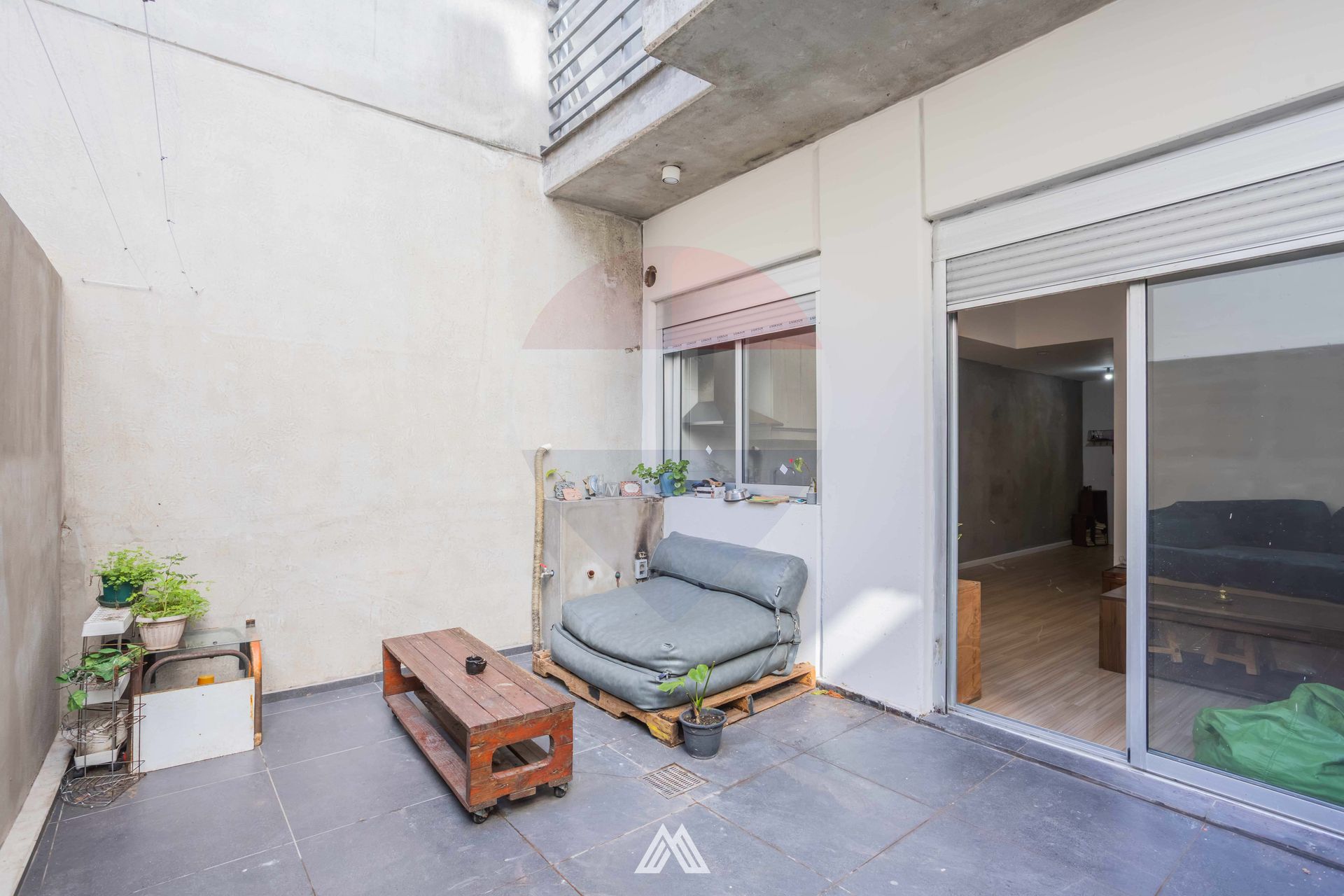 VENTA APTO MONOAMBIENTE PATIO TRES CRUCES - 1