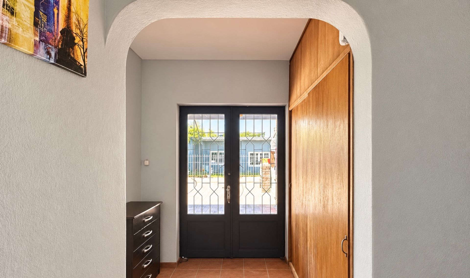 Casa con patio, parrillero y gran potencial - 11