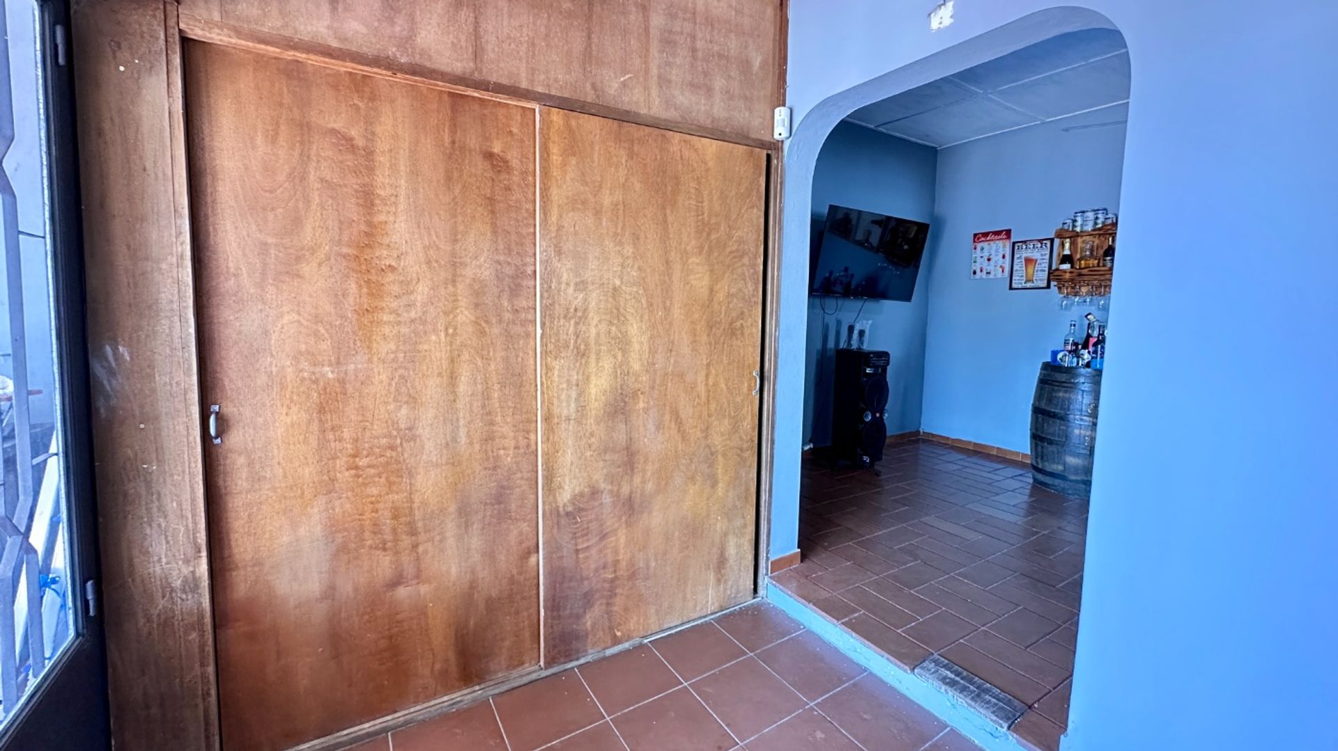 Casa con patio, parrillero y gran potencial - 13