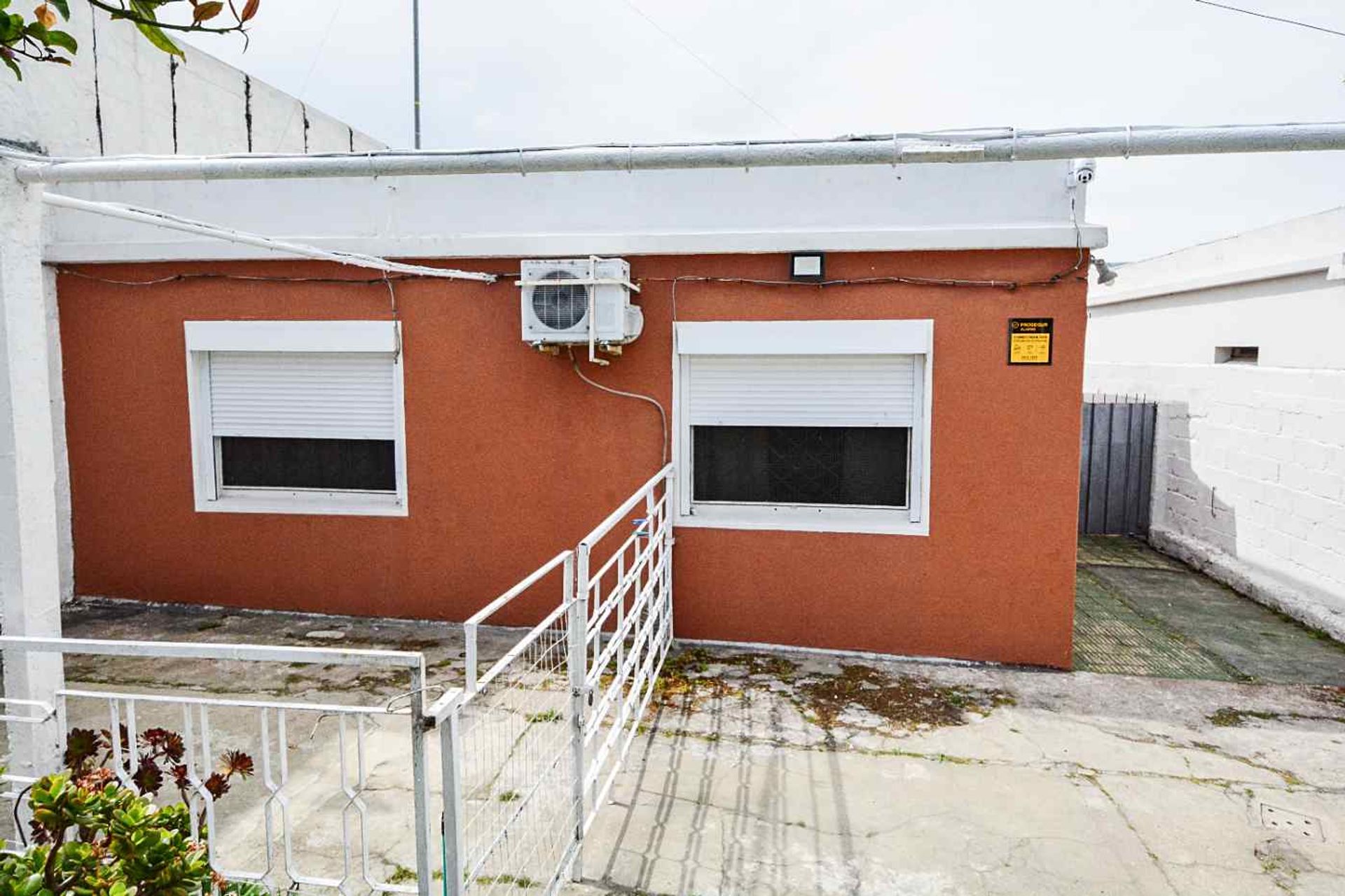 Venta casa dos dormitorios y garage Nuevo Paris - 12