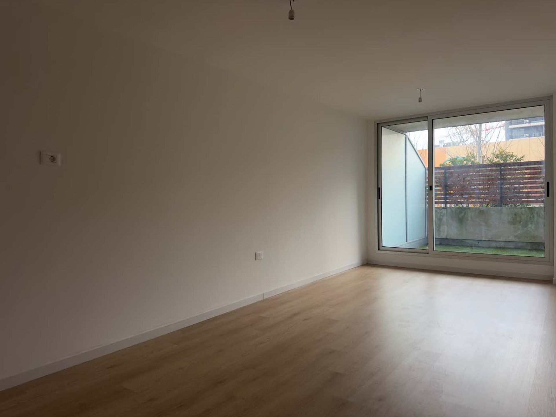 VENTA APARTAMENTO 2 DORMITORIOS, PATIO Y GARAGE - 2