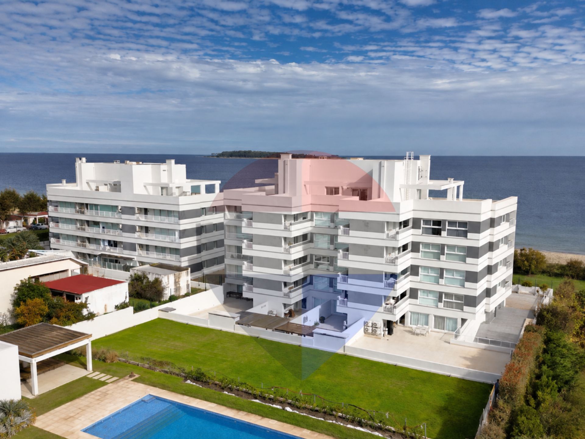Venta apartamento 2 suites+dependencia Playa Mansa - 2