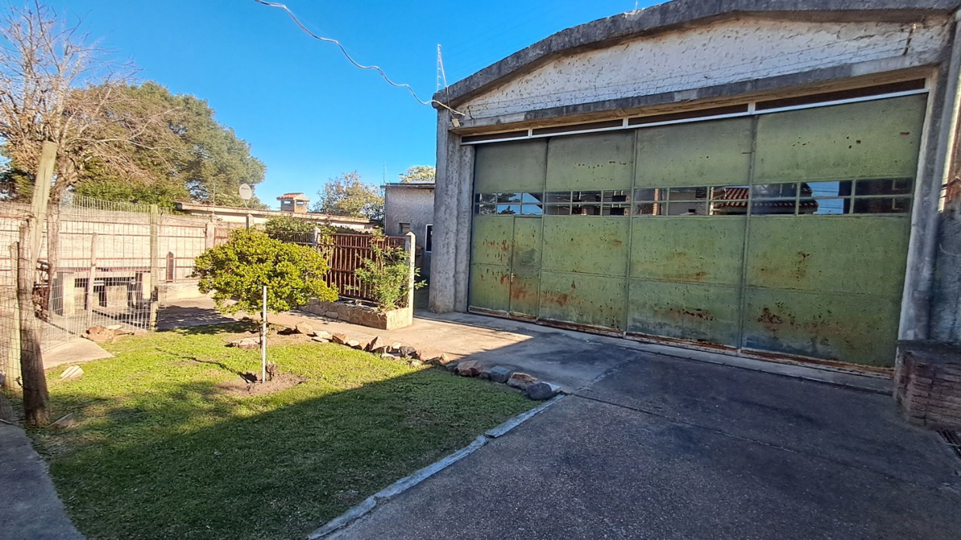 VENTA CASA 2 DORMITORIOS GARGE GALPON SOLYMAR SUR - 15
