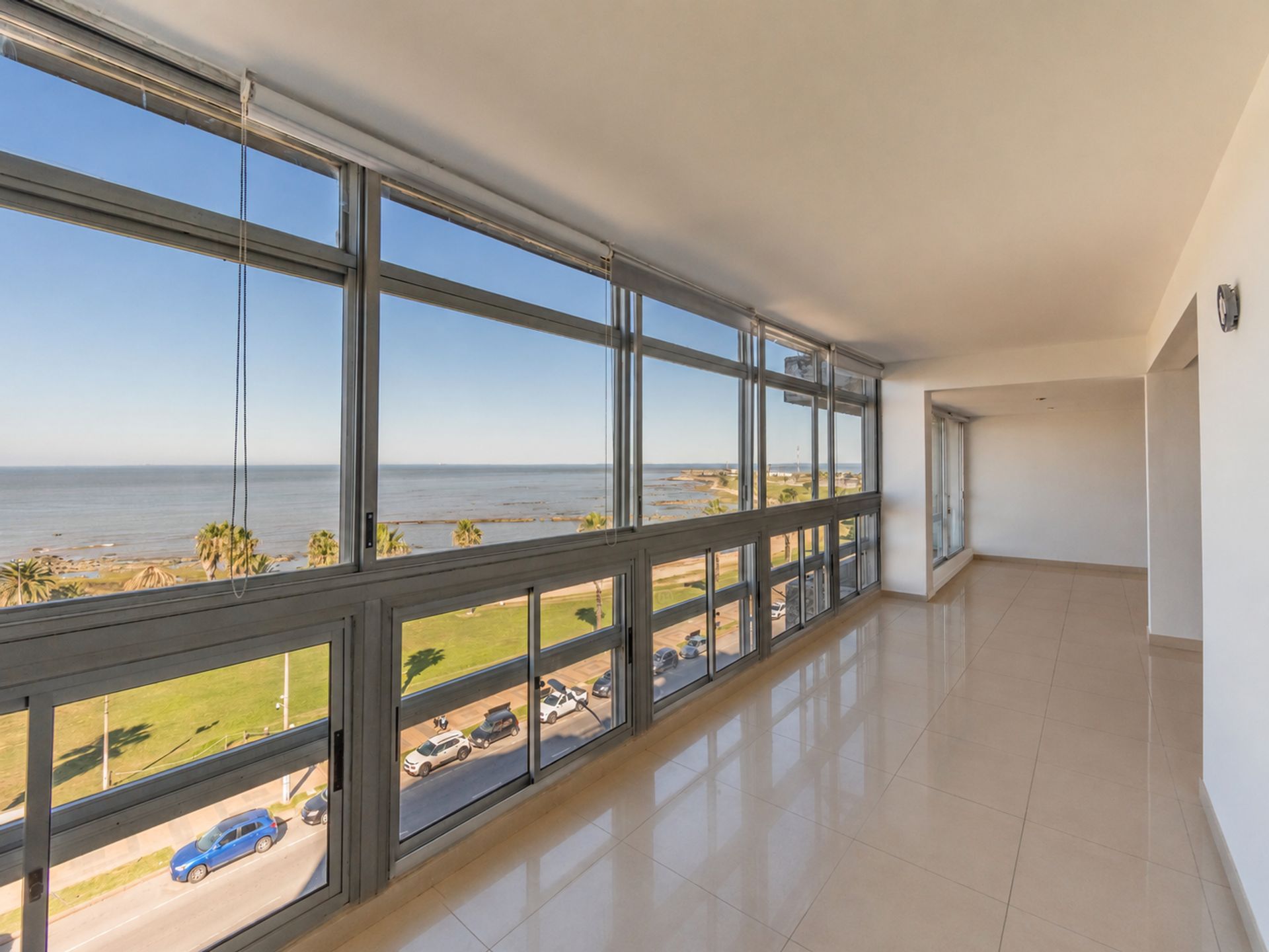 Venta Apartamento Punta Carretas 3 Dorm y Servicio - 2