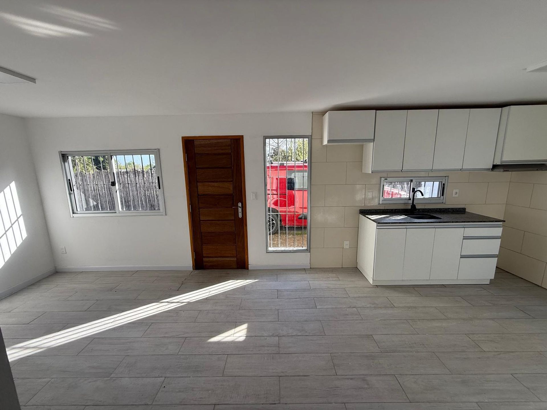 CASA EN ALQUILER 2 DORMITORIOS 1 BAÑO LAGOMAR - 2