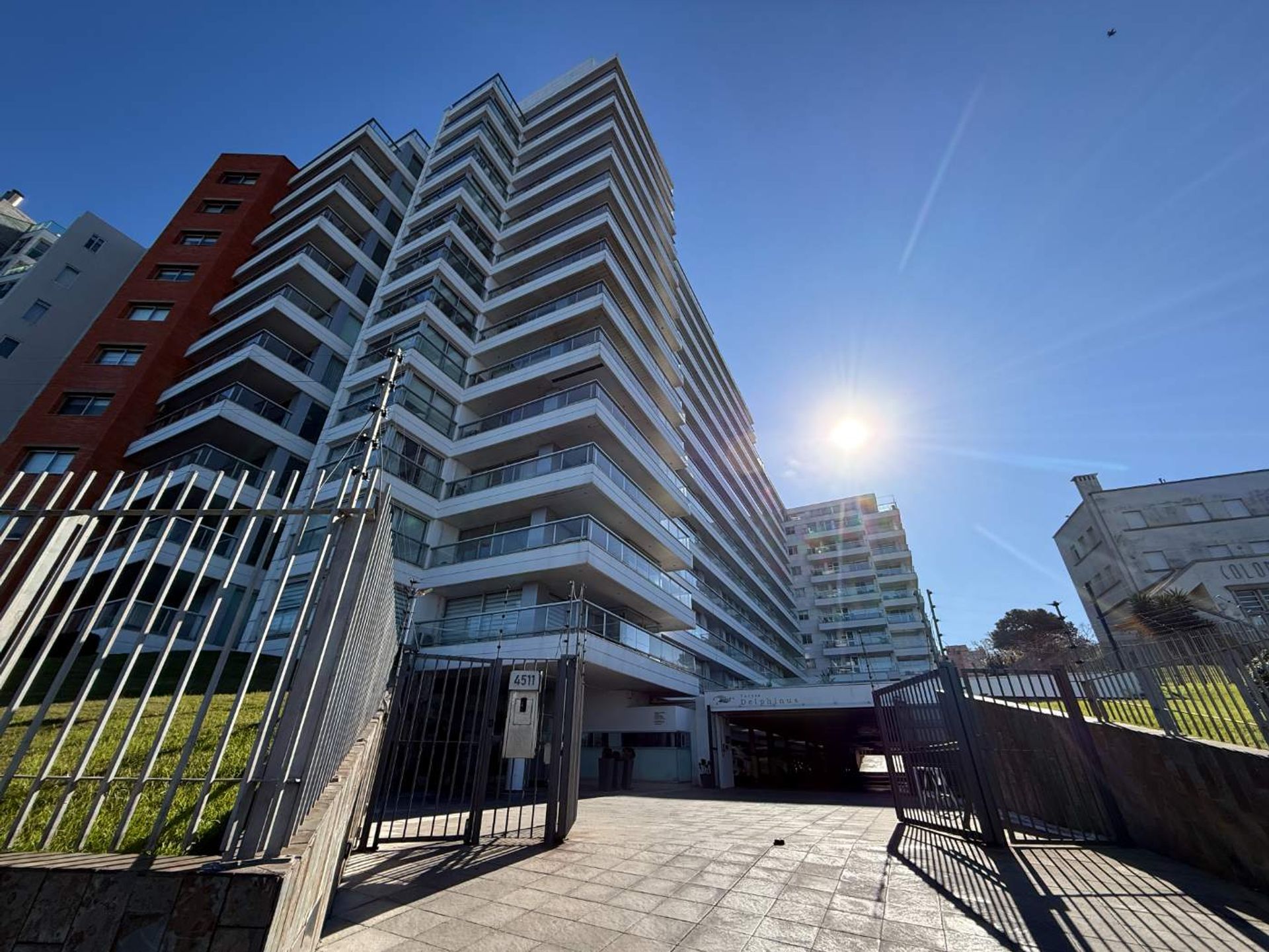 Venta apto con Renta y Garage, Rambla de Malvin - 1