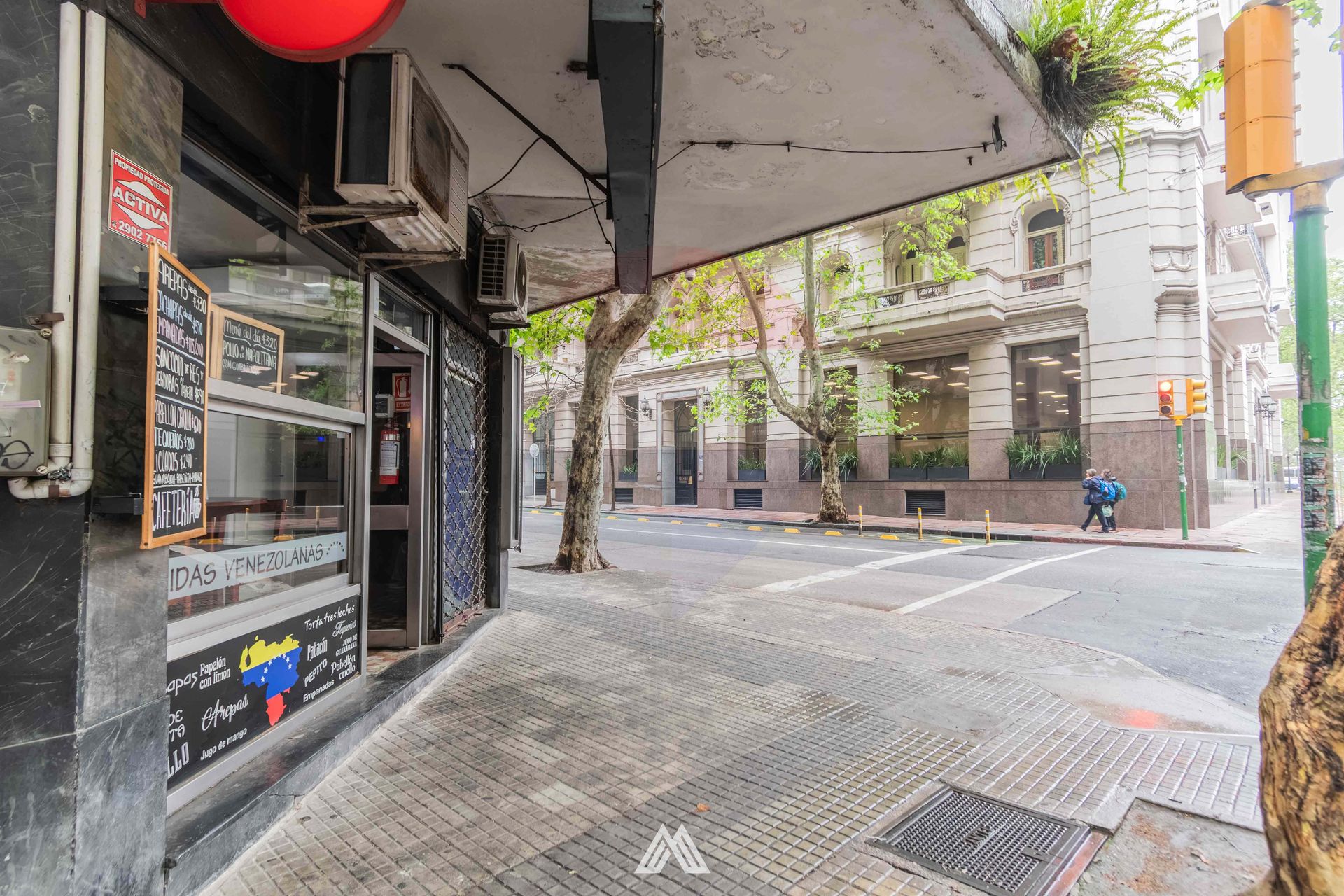 VENTA NEGOCIO Y EQUIPAMIENTO GASTRONÓMICO CENTRO - 4