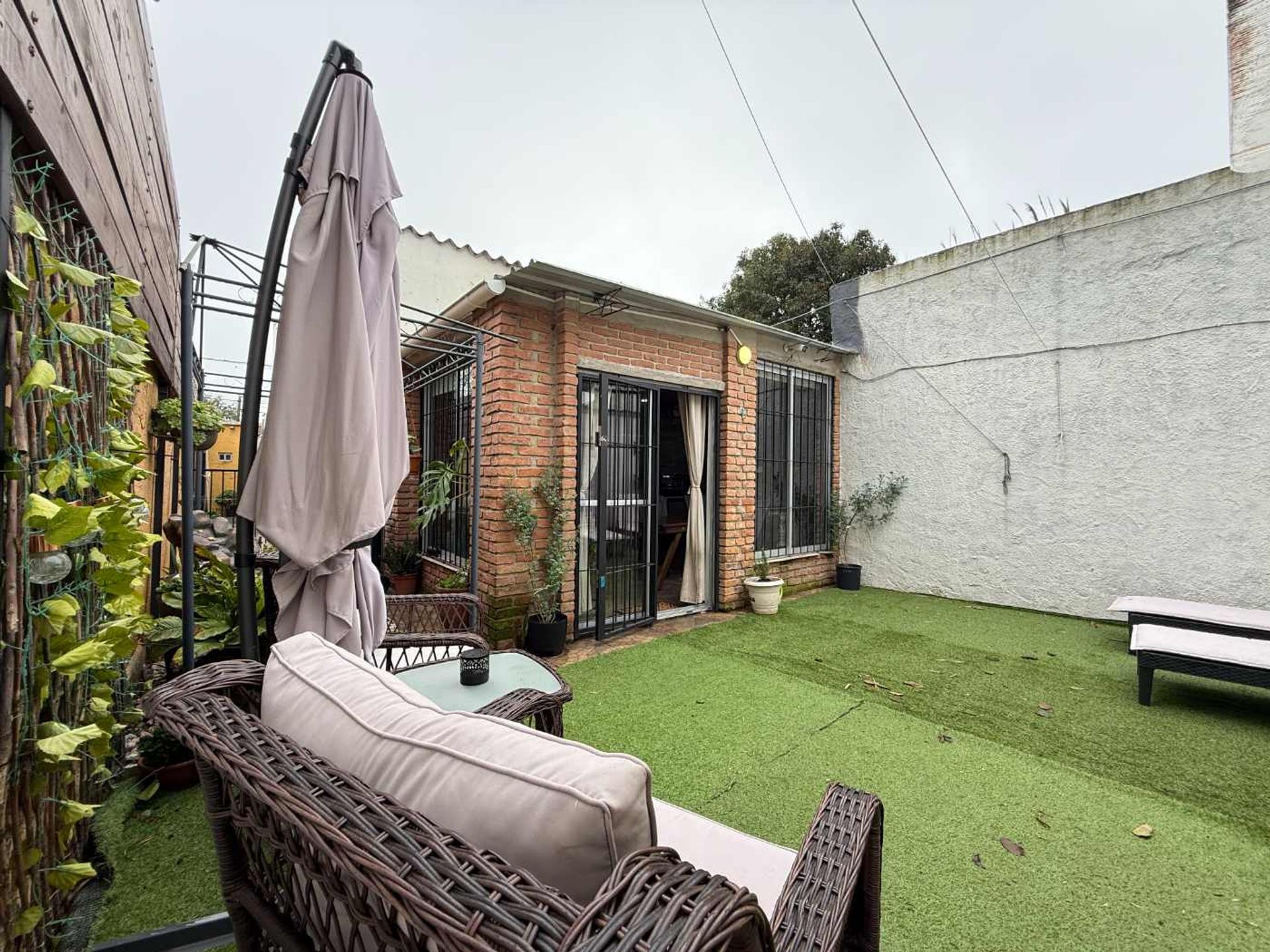VENTA CASA 2 DORMITORIOS MAS APARTAMENTO ITUZAINGO - 20