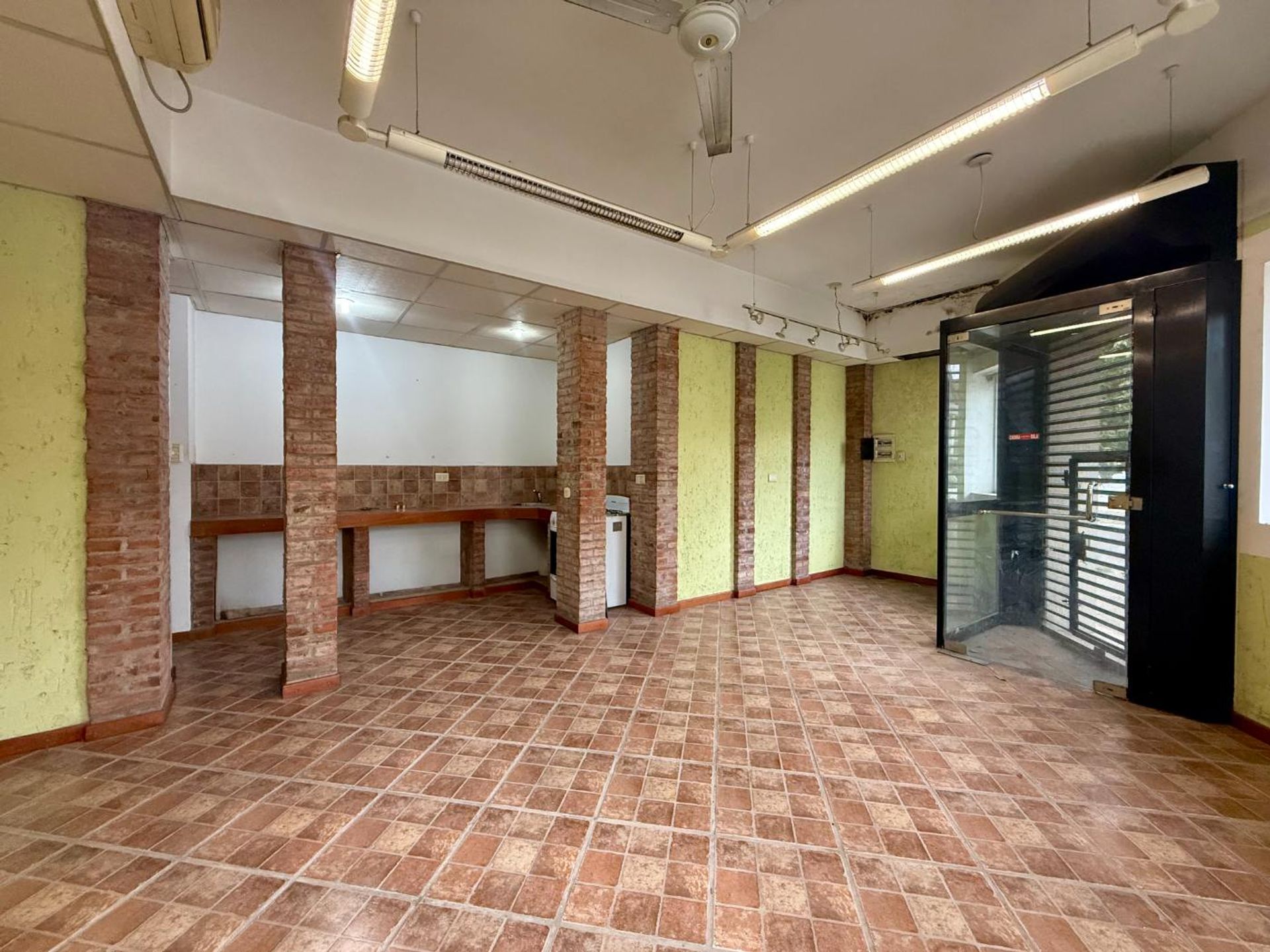 Local Comercial en Alquiler en La Matanza, G.B.A. Zona Oeste