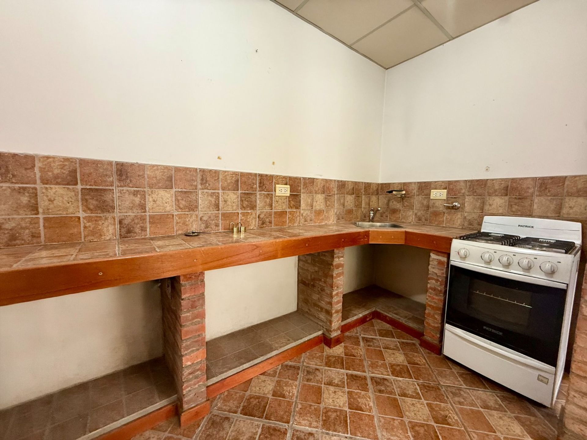 Local Comercial en Alquiler en La Matanza, G.B.A. Zona Oeste