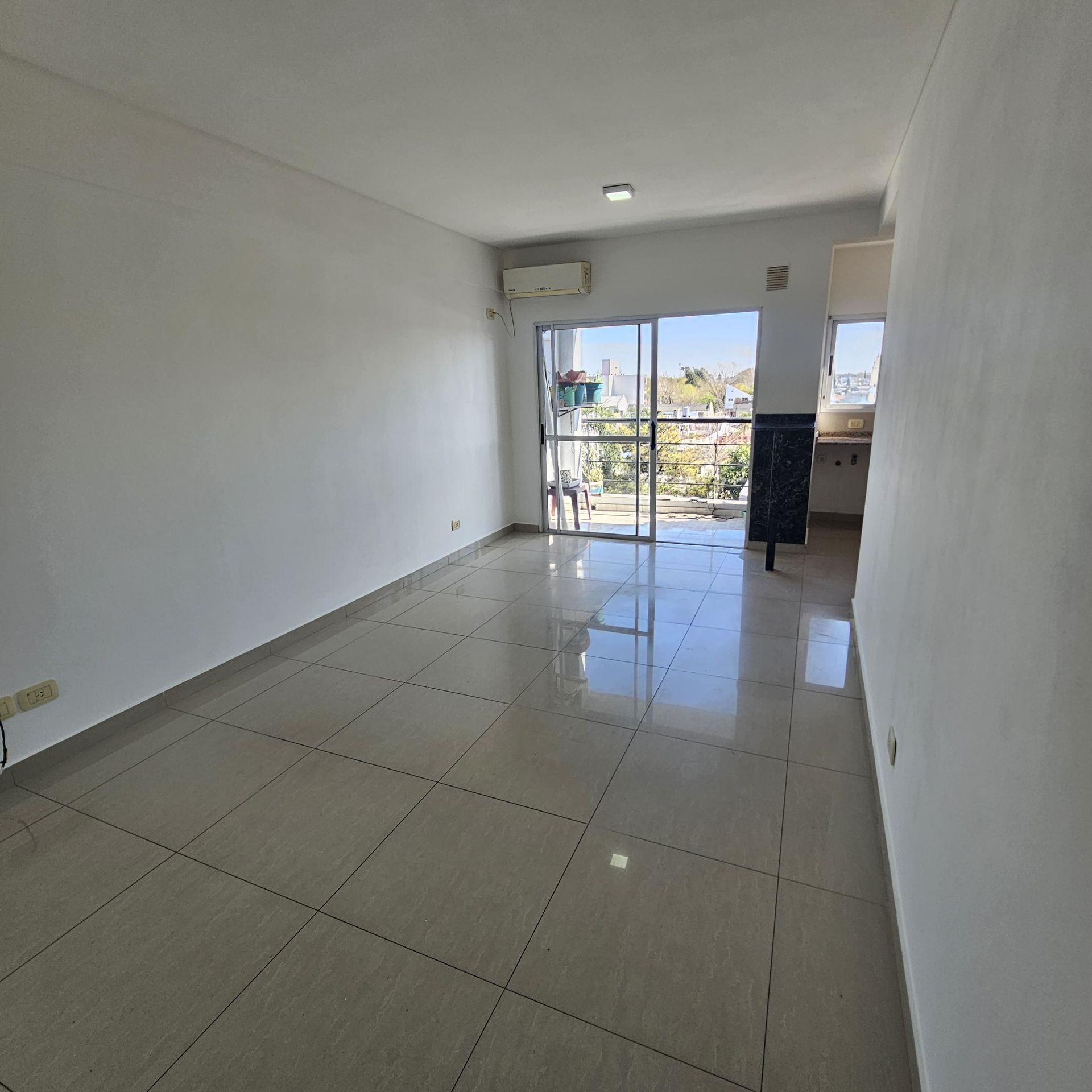 Departamento en Venta en Tres de Febrero, G.B.A. Zona Oeste