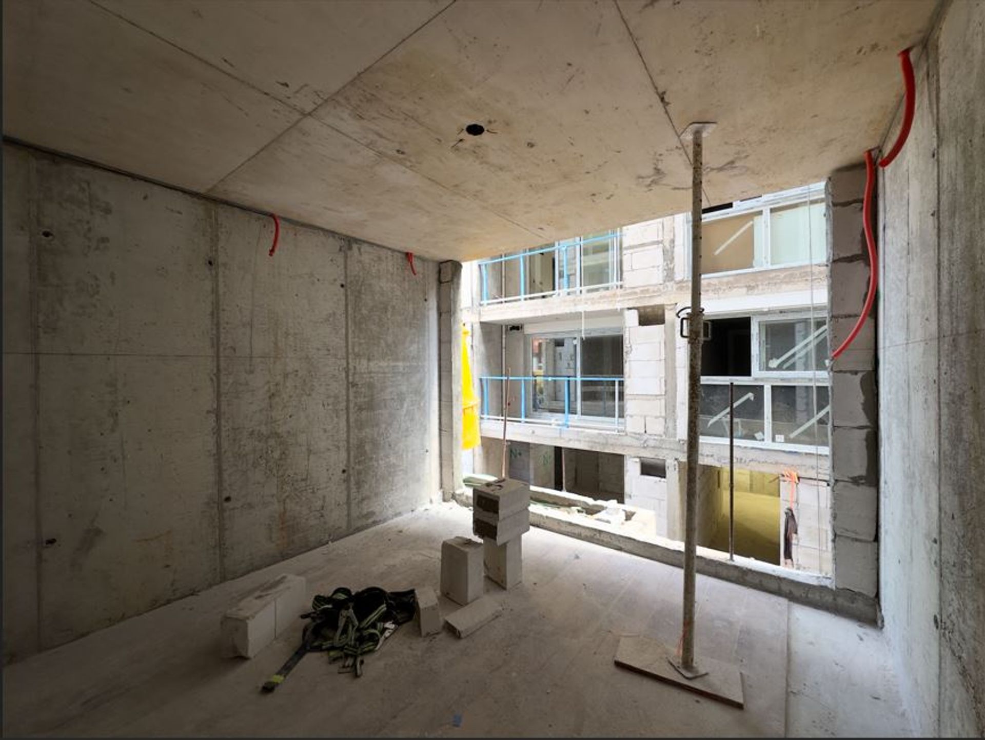 APARTAMENTO 2 DORMITORIOS CON PARRILLA EN 3 CRUCES - 4