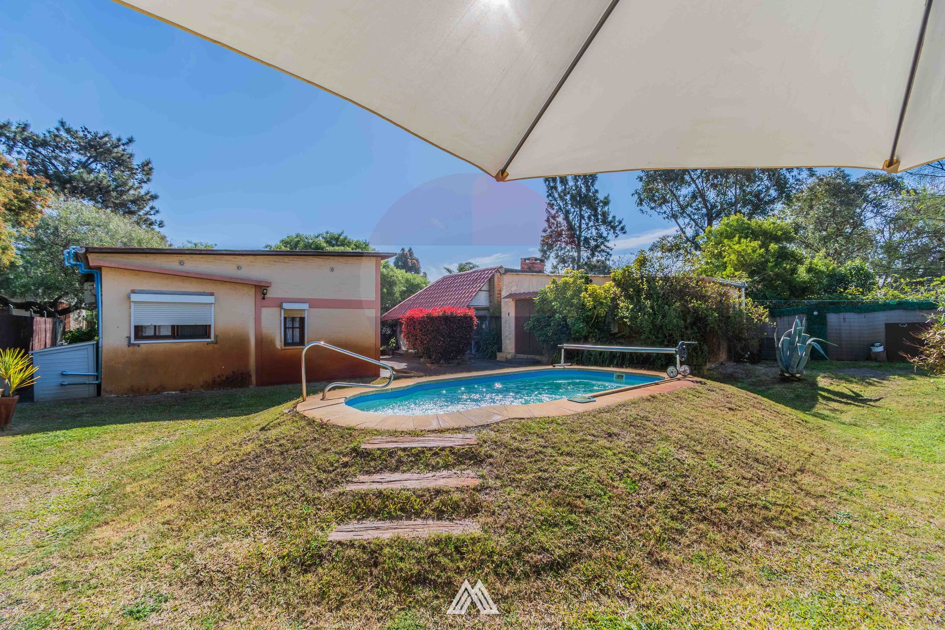 VENTA CASA DOS DORMITORIOS NEPTUNIA SUR PISCINA - 1