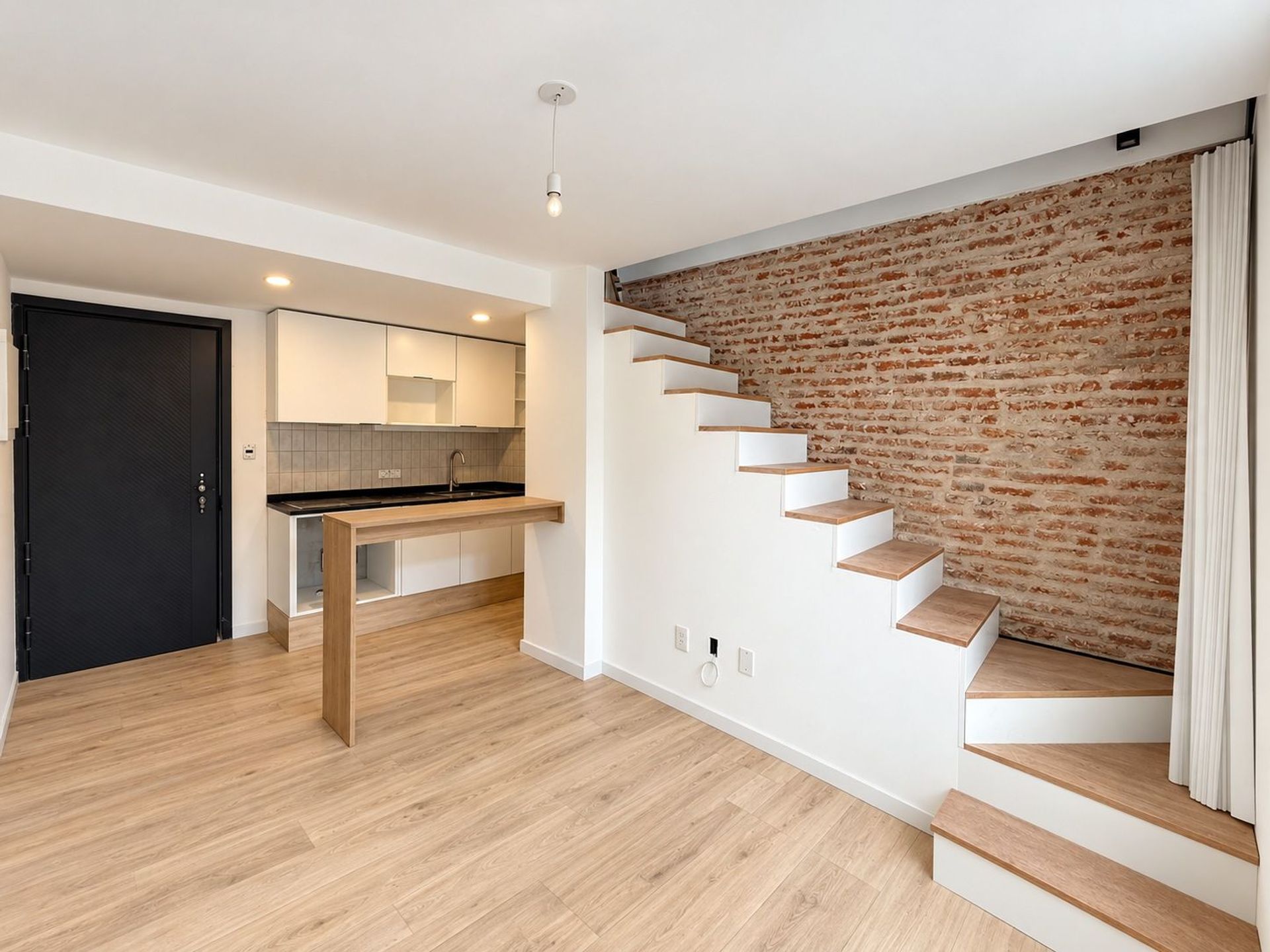 Venta apartamento 1 dormitorio Barrio Sur patio - 1