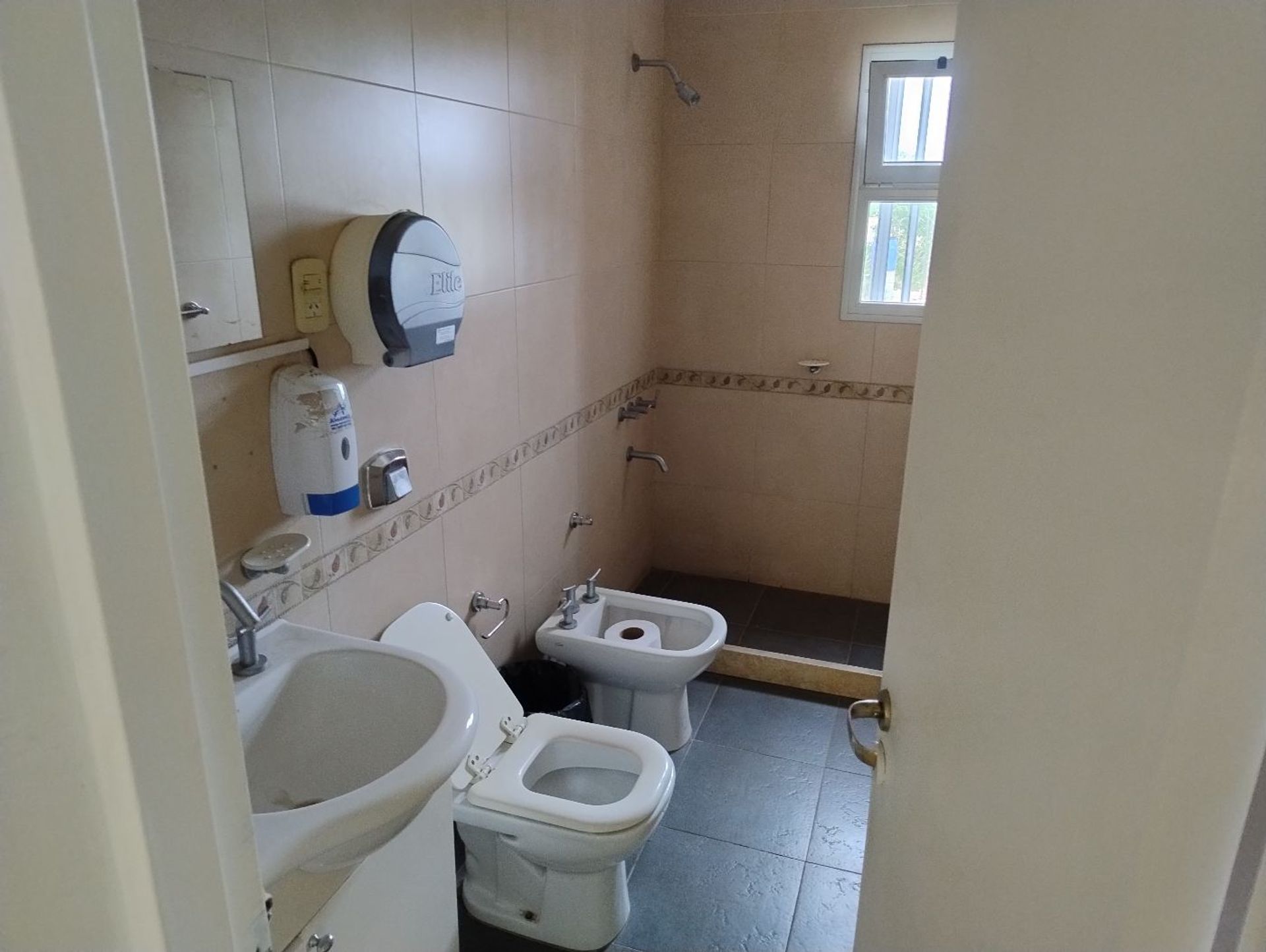 Local Comercial en Alquiler en Rawson, San Juan
