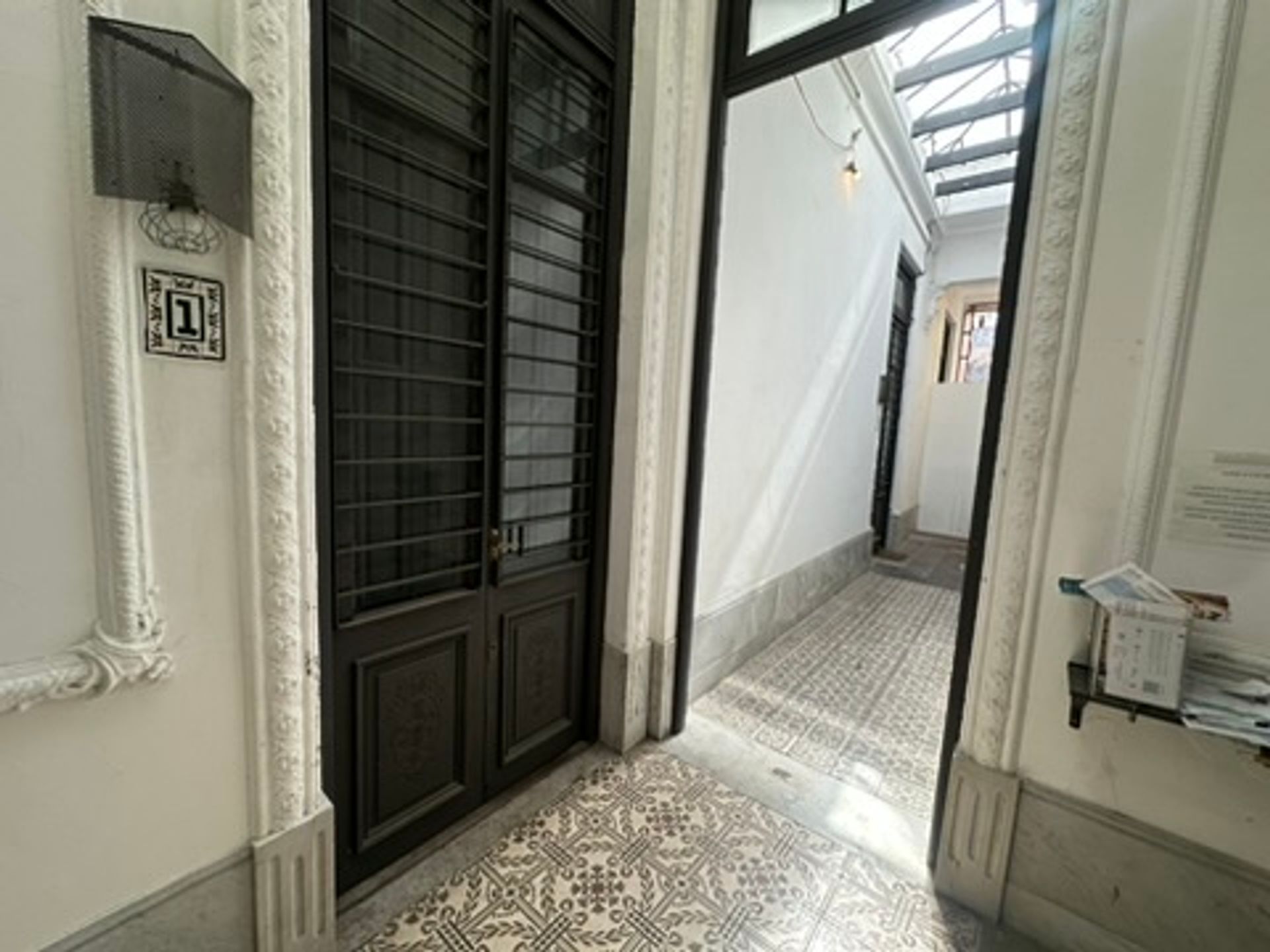 VENTA APARTAMENTOS Y LOCAL CON RENTA CORDON SUR - 8