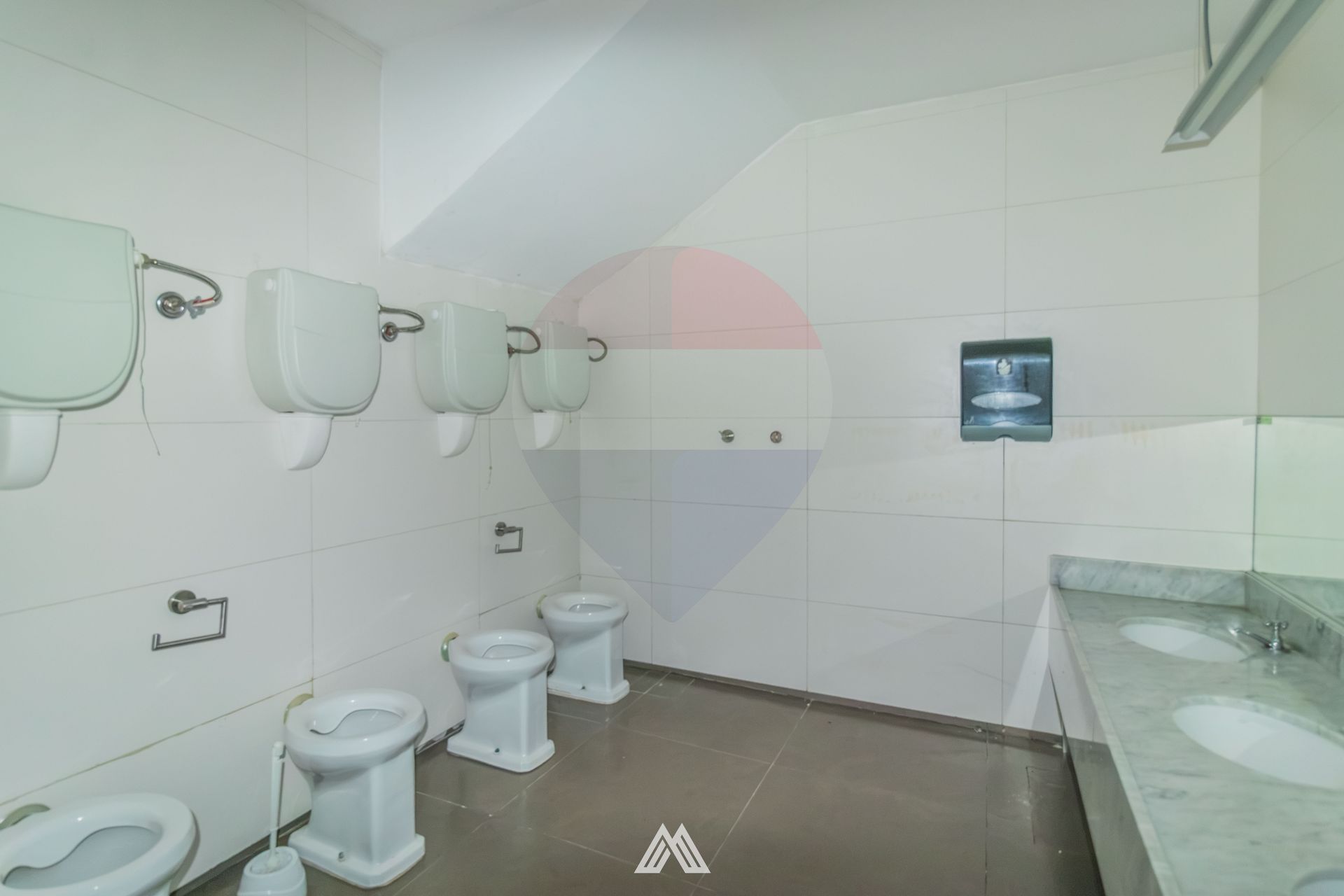 VENTA CASA PU. CON GARAJE Y FONDO, PARQUE BATLLE - 11