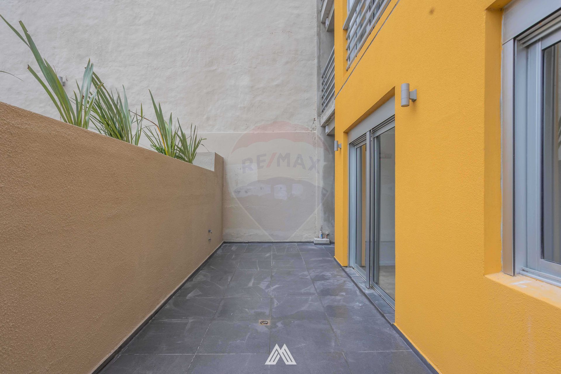 VENTA APTO 3 DORM 2 BAÑOS PATIO CORDÓN RENTA 6,3% - 14