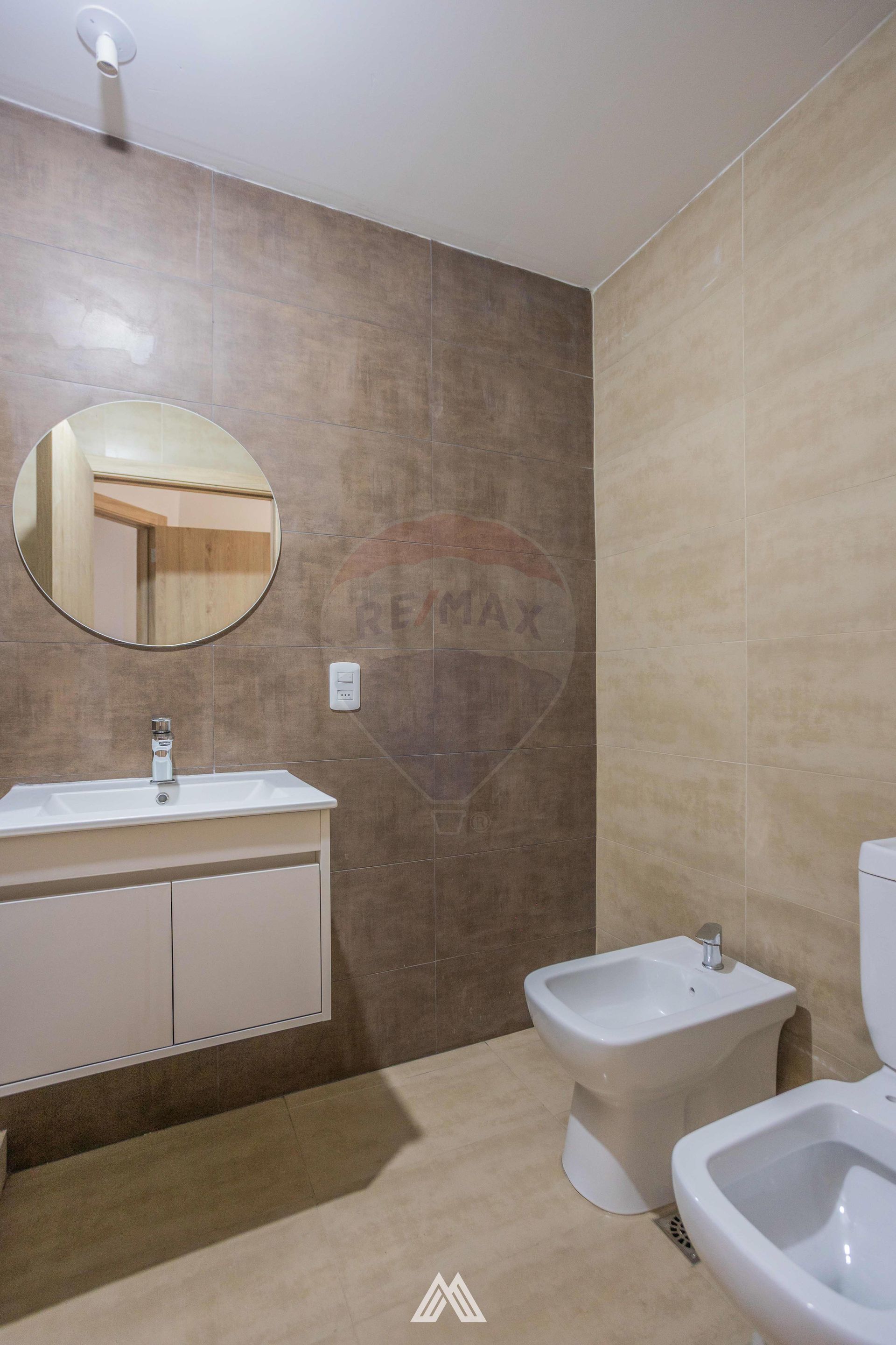 VENTA APTO 3 DORM 2 BAÑOS PATIO CORDÓN RENTA 6,3% - 13