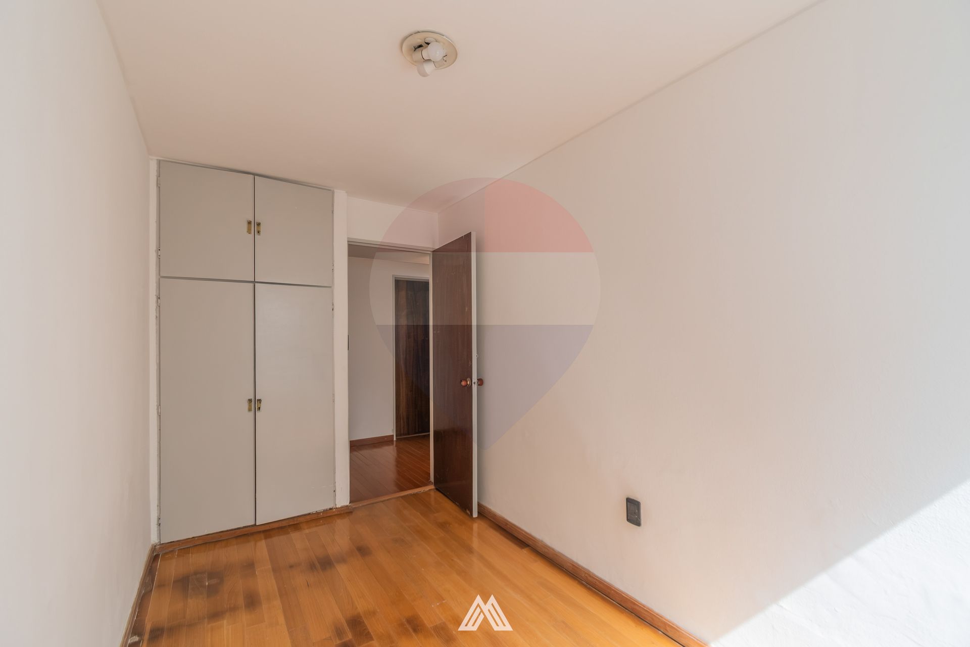Alquiler Apto 3 dorm+ serv, 2 gje, Pocitos - 11