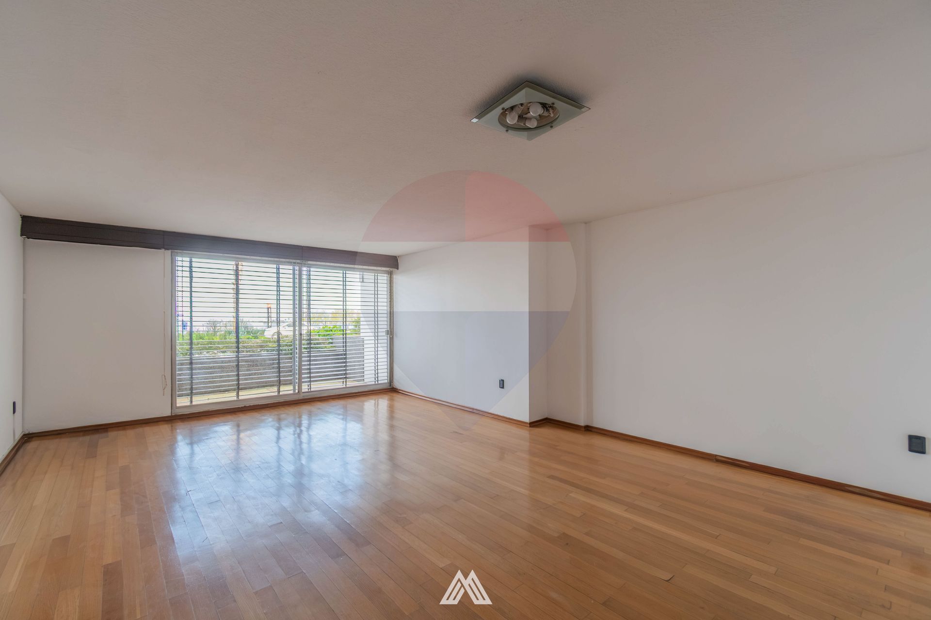 Alquiler Apto 3 dorm+ serv, 2 gje, Pocitos - 2