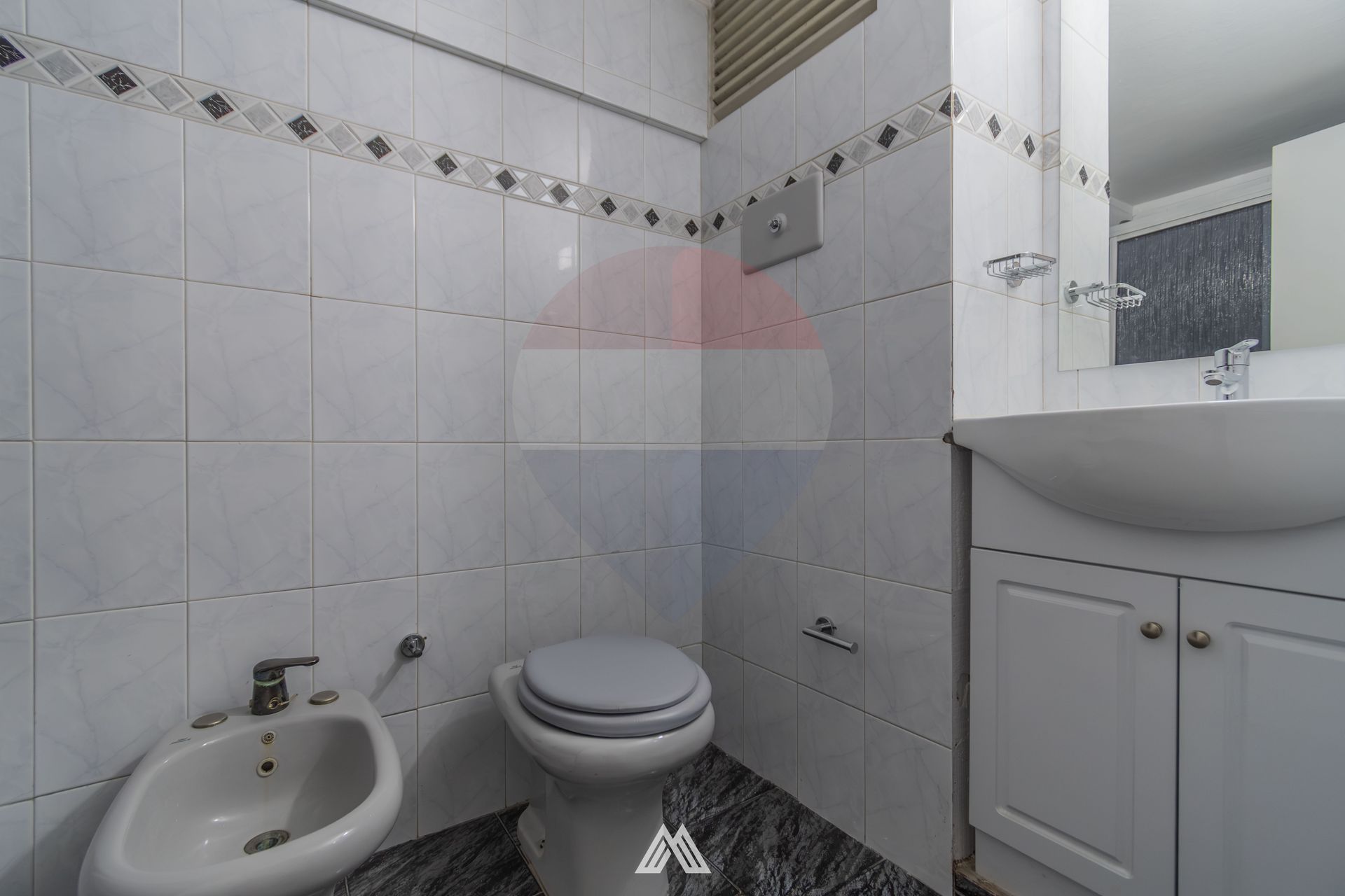 Alquiler Apto 3 dorm+ serv, 2 gje, Pocitos - 7