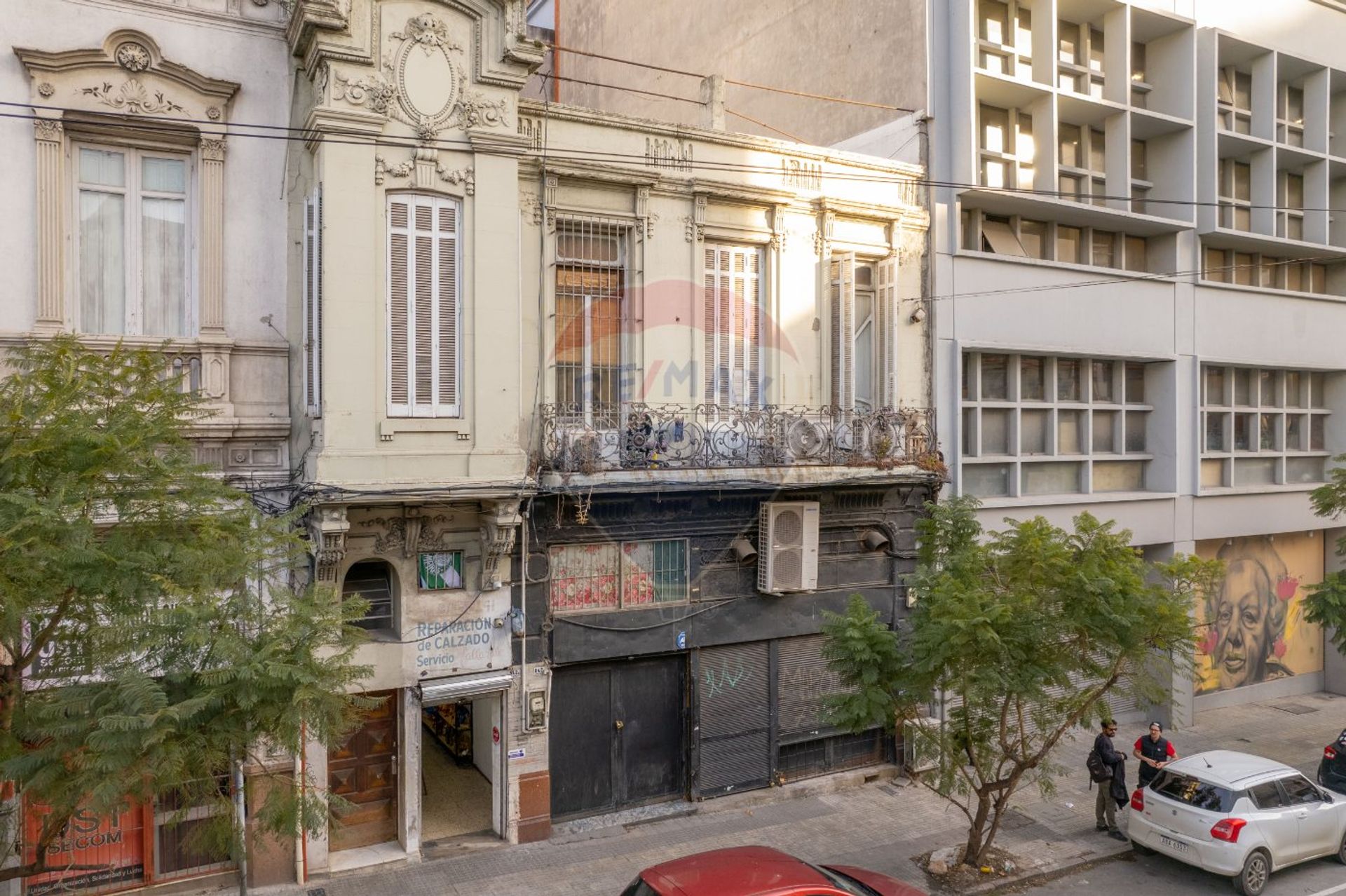 VENTA CENTRO EDIFICIO PENSION Y 2 LOCALES RENTADOS - 1