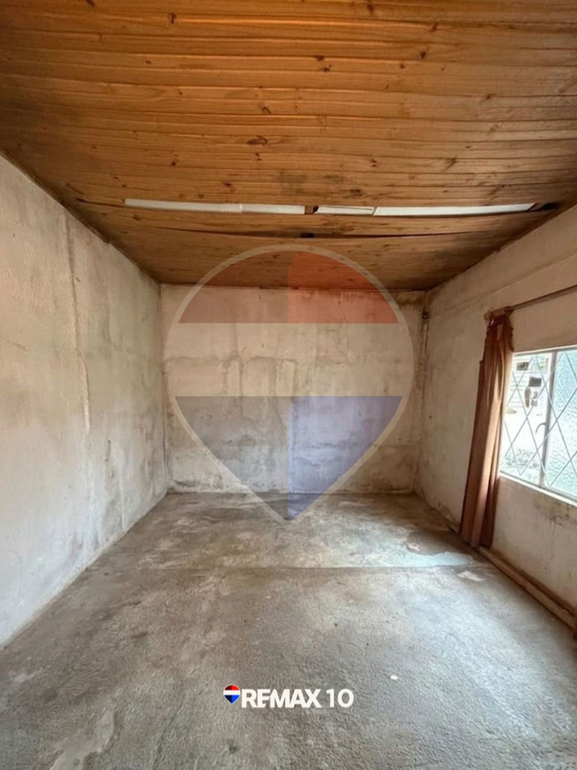 SE VENDE CASA A 3 CUADRAS DE PLAZA ASAMBLEA - 13