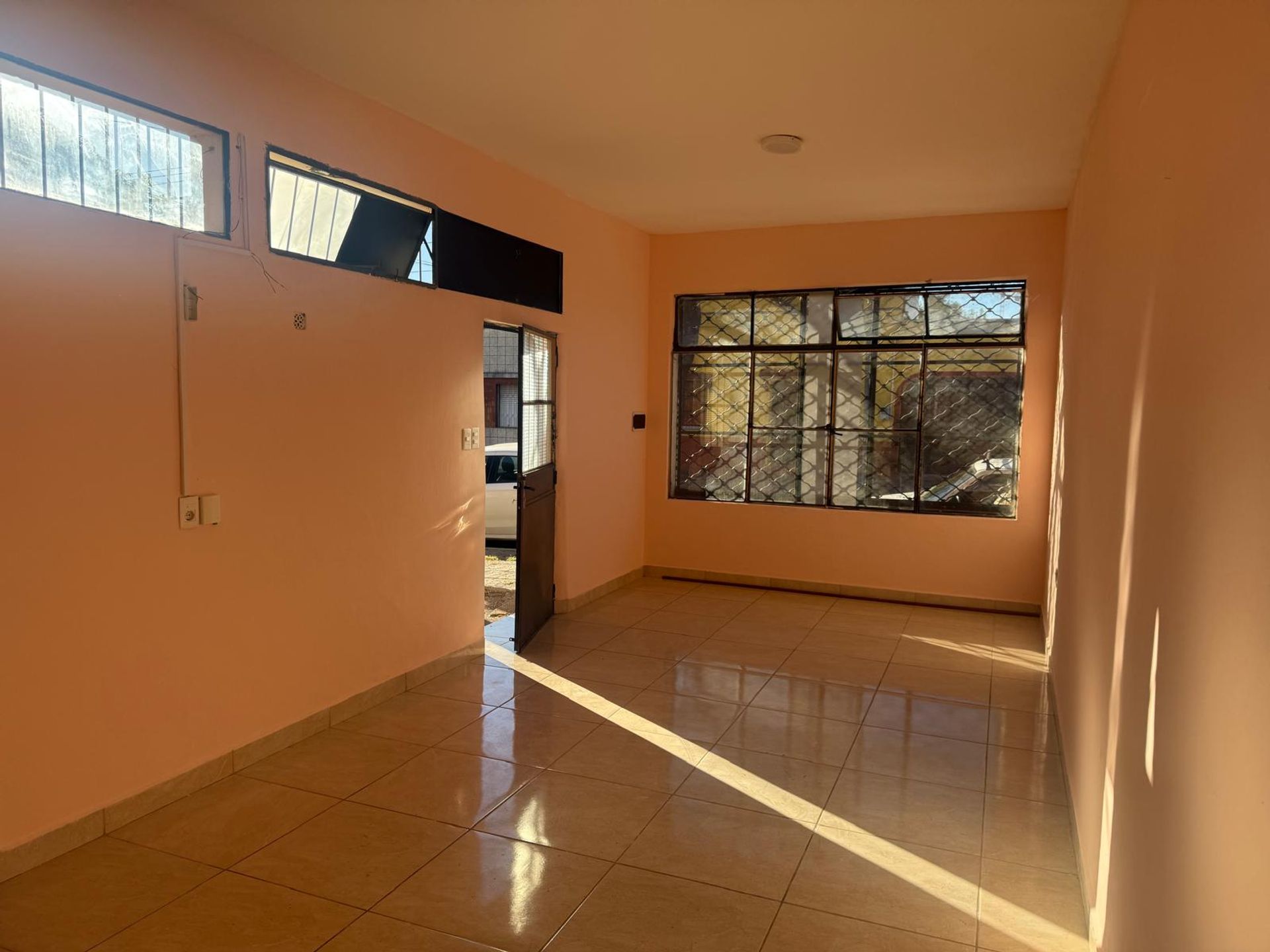 Alquilo monoambiente / local comercial. - 3