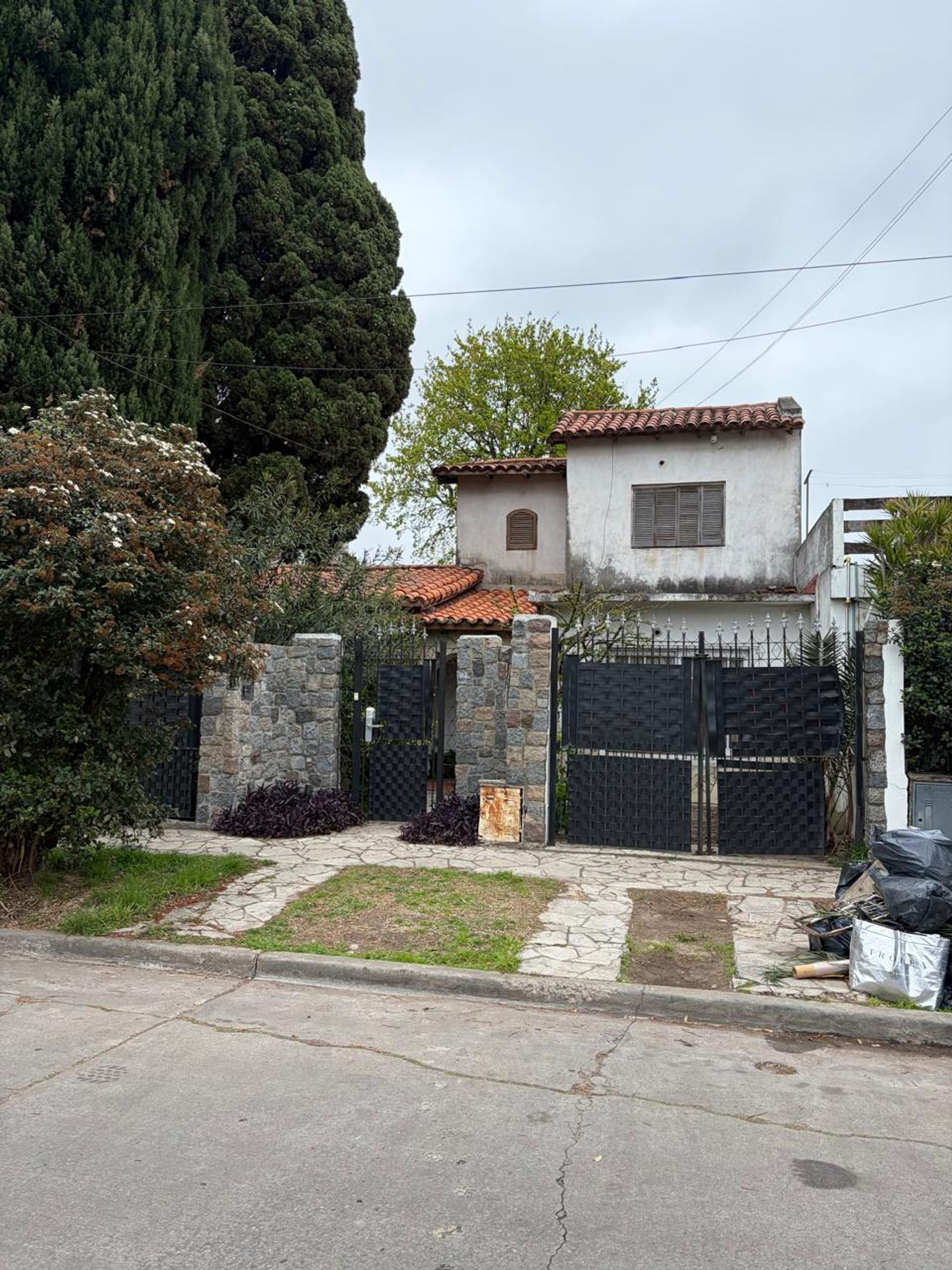 Casa en Alquiler en Moron, G.B.A. Zona Oeste