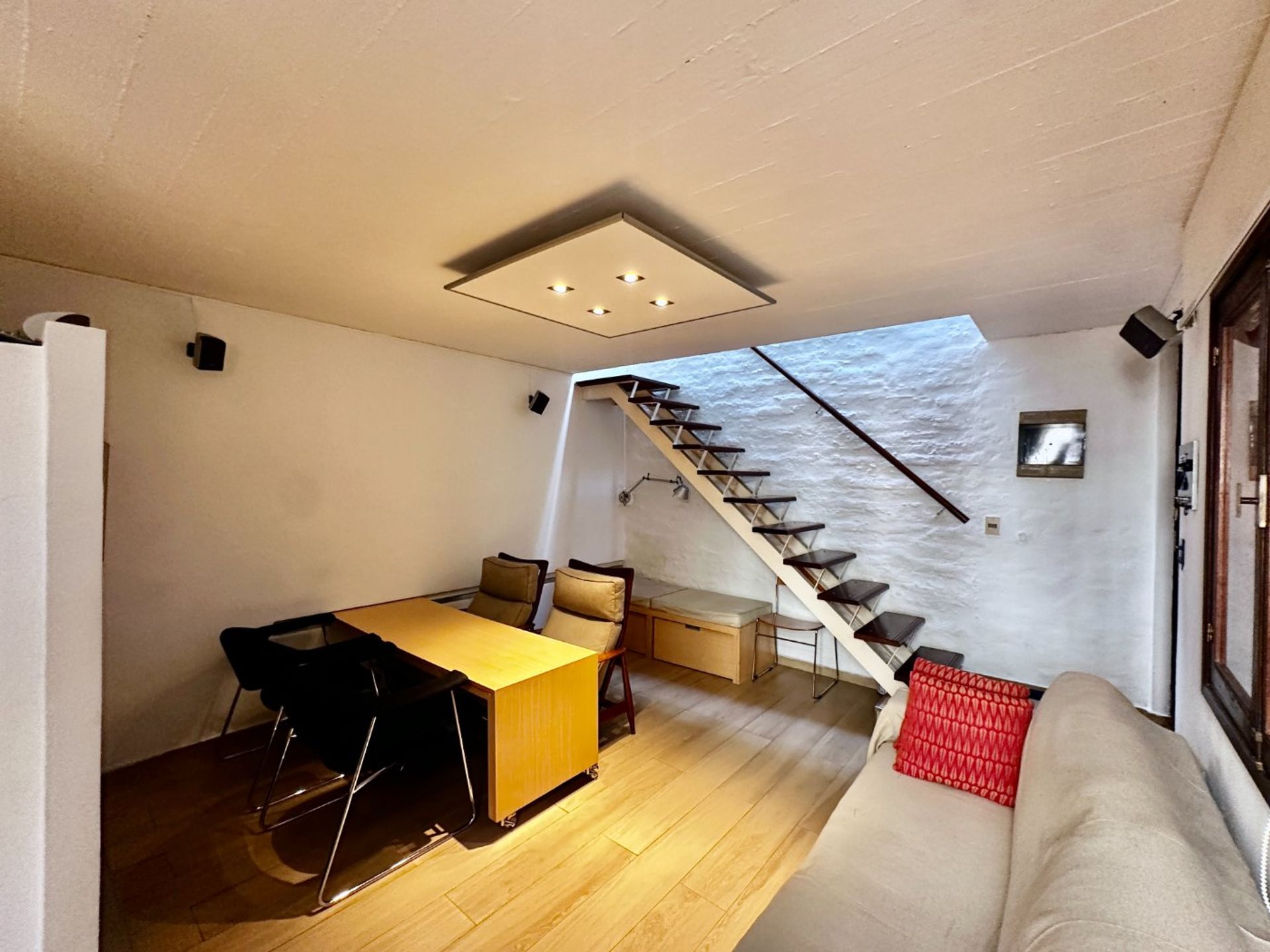 Casa excelente estado – 3 dormitorios – Cordón Sur - 2