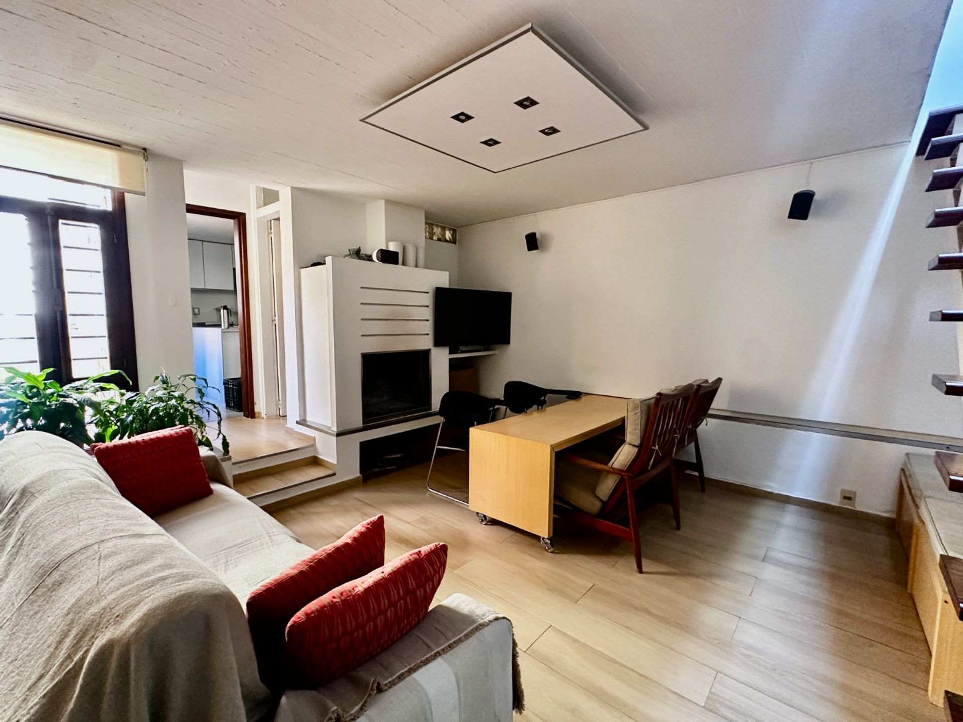 Casa excelente estado – 3 dormitorios – Cordón Sur - 1