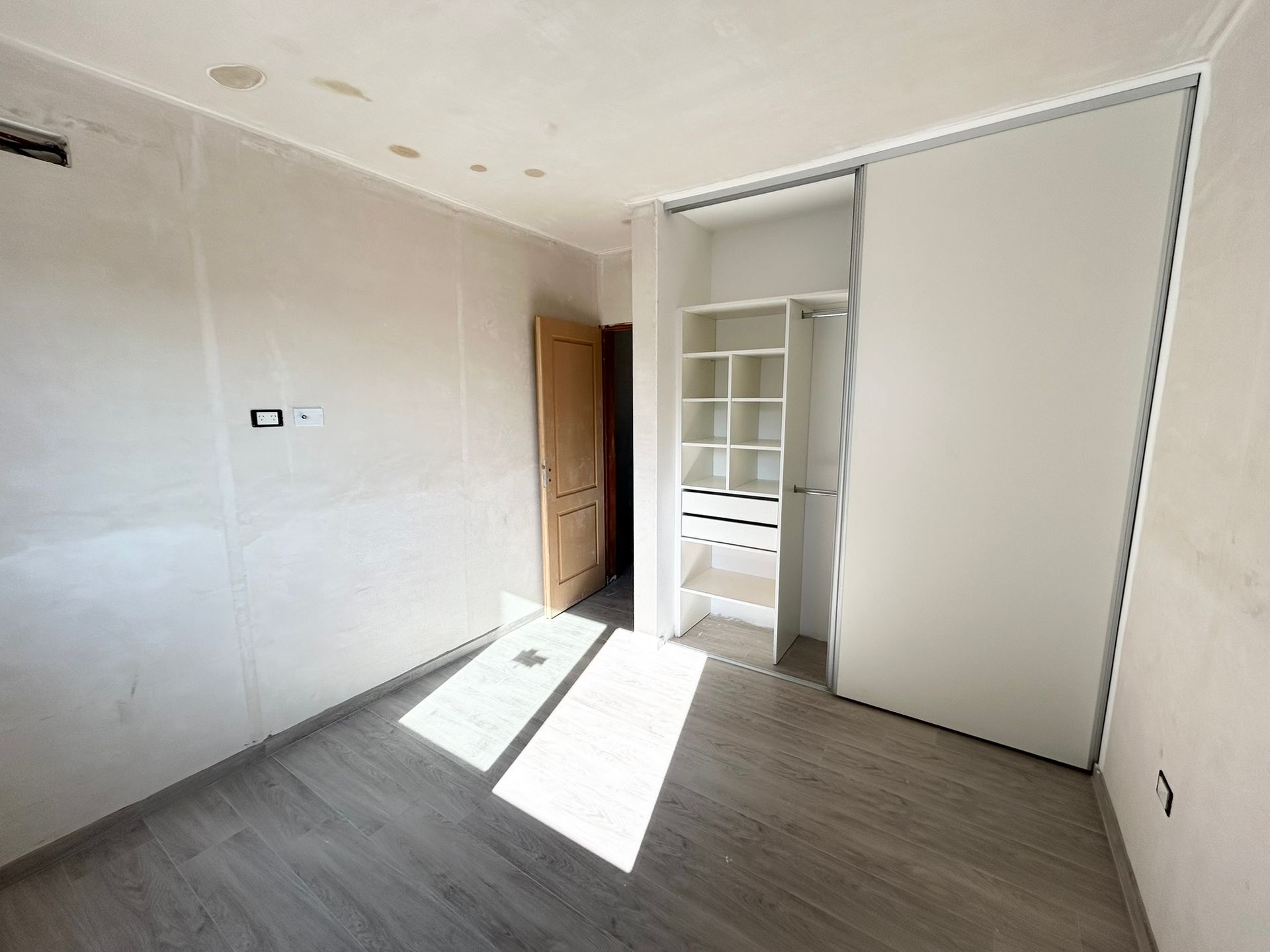 VENTA DEPTO 2 AMB A ESTRENAR- S. LUGARES- PERMUTA - 10