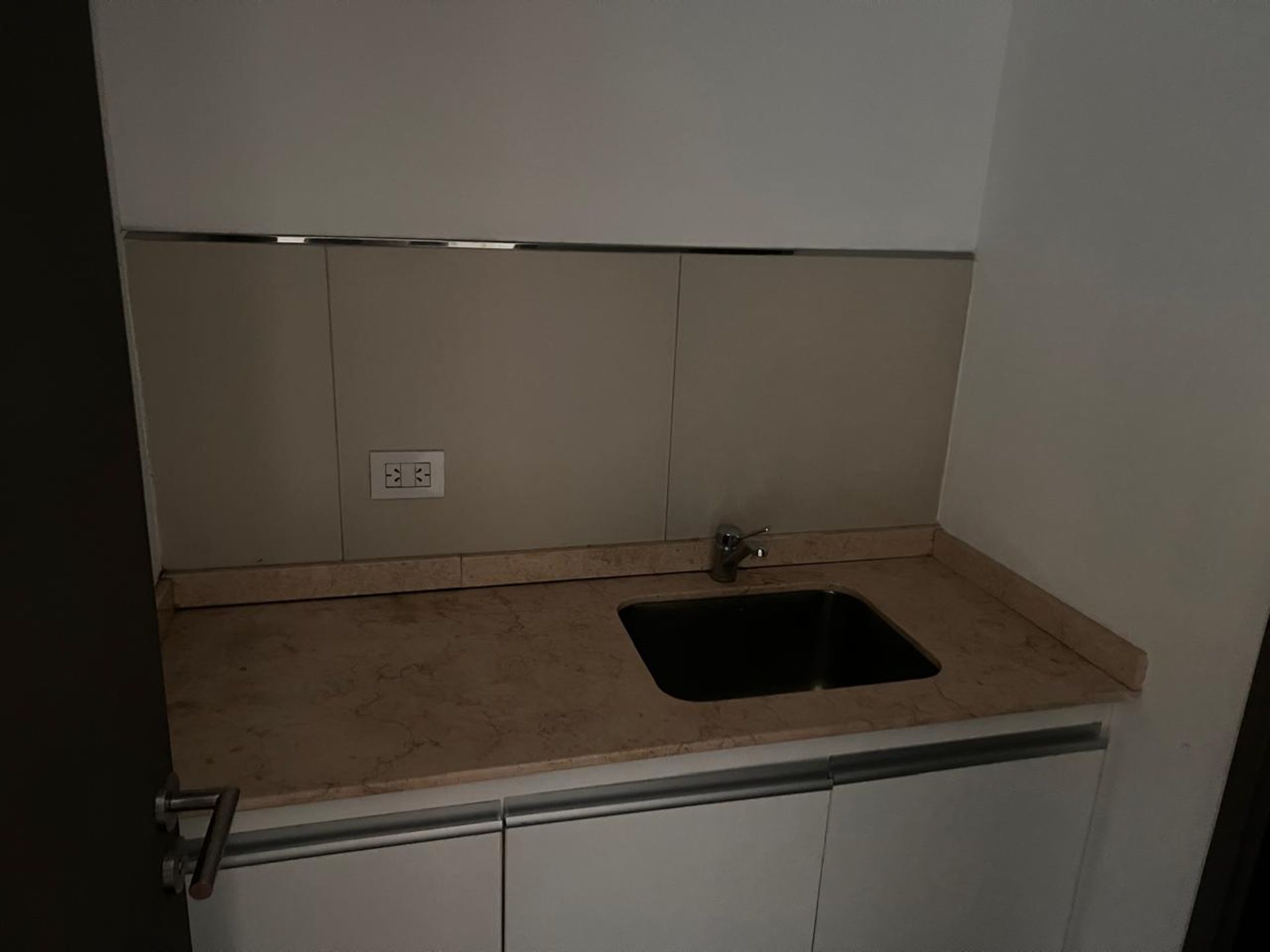 Oficina en Alquiler en Capital, Mendoza - USD 400 | Inmoup - 10