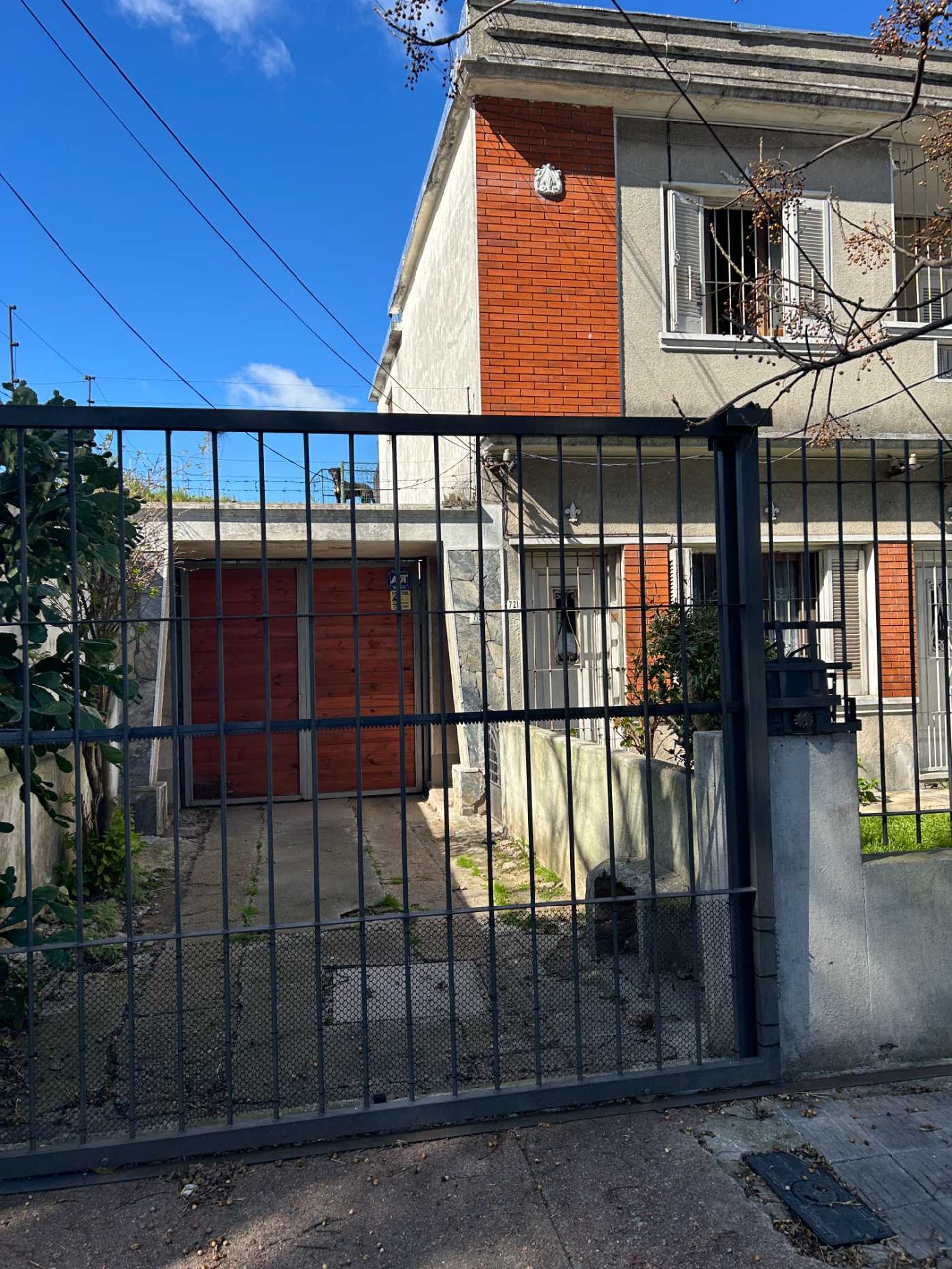 Venta casa PH 2 dorm con garage la teja - 1