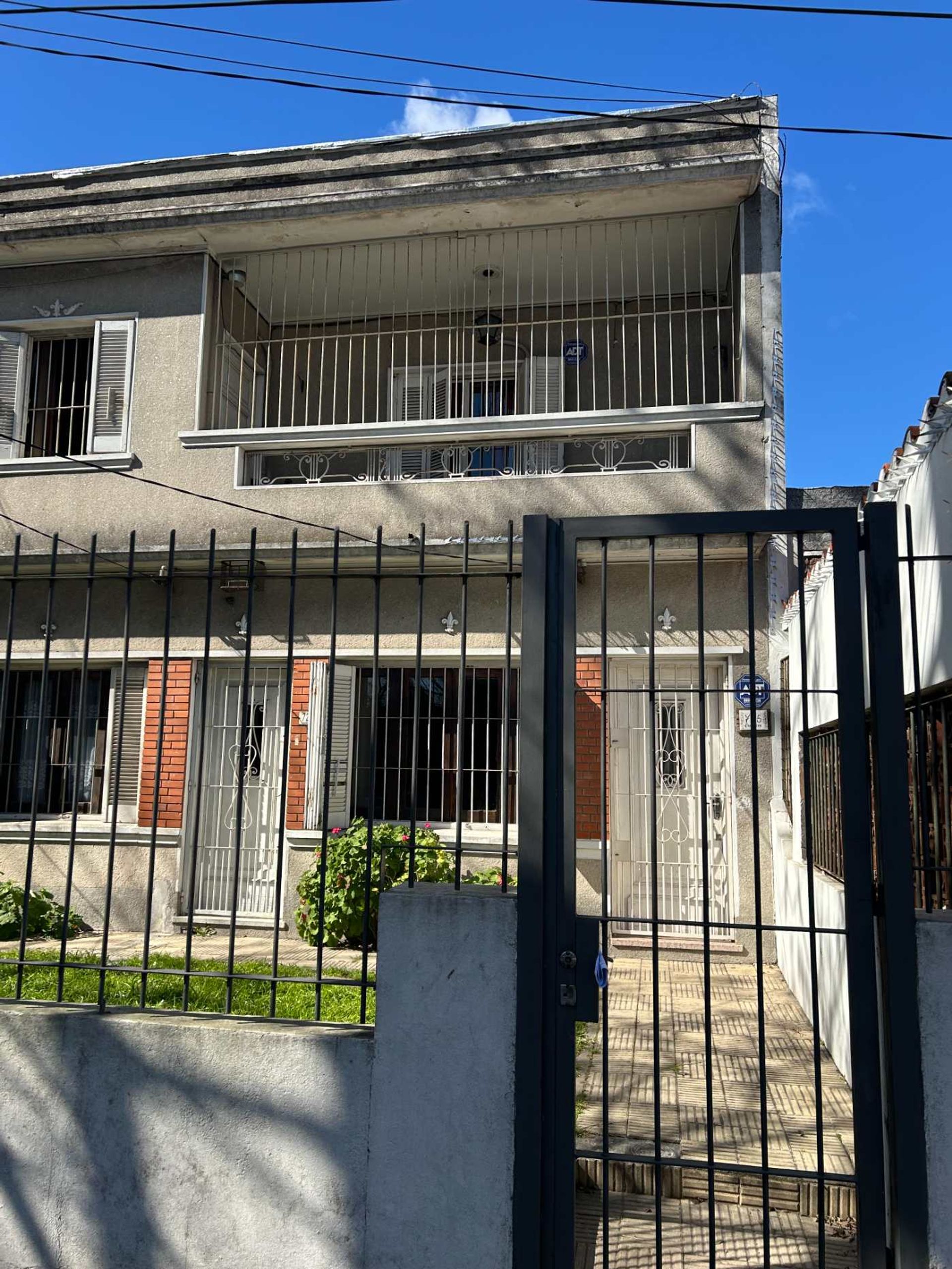 Venta casa PH 2 dorm con garage la teja - 2