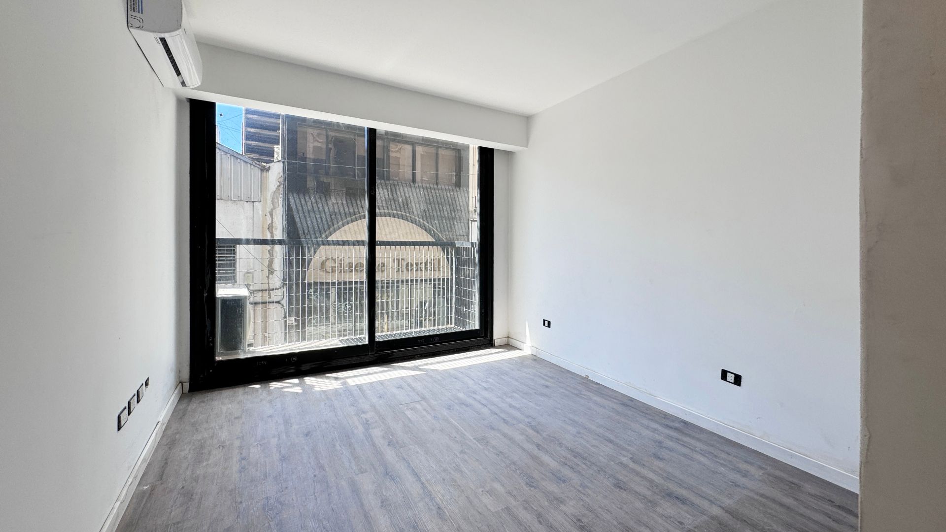 Venta departamento 2 ambientes balcón Monserrat - 3