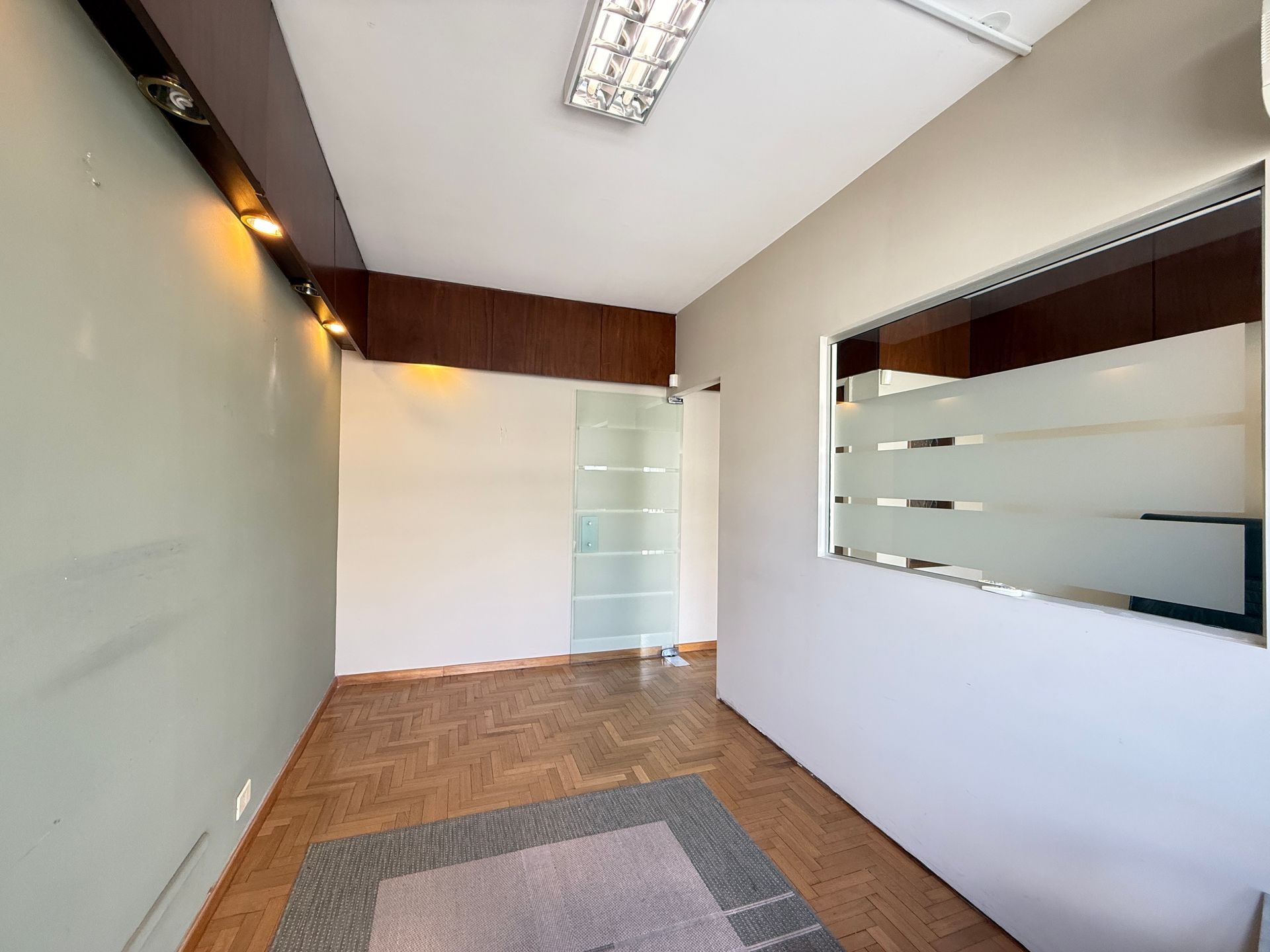 Alquiler Oficina / Consultorios Ciudad Vieja - 13