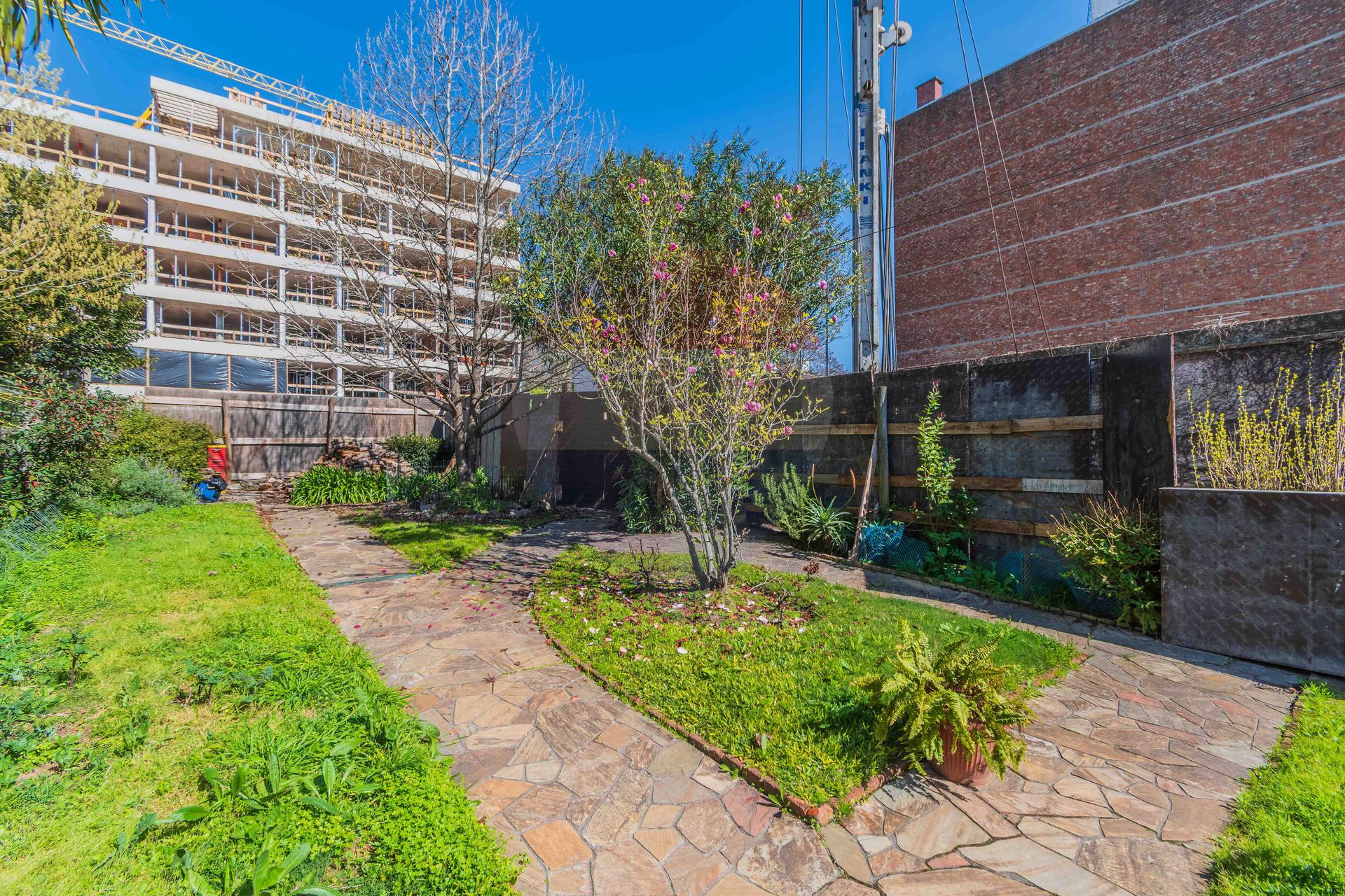ALQUILER CASA 3 DORM. SERVICIO GARAGE IMPECABLE! - 19