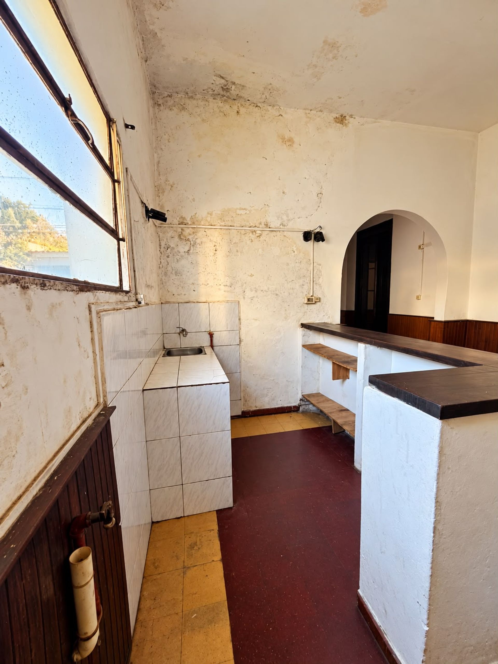 Alquilo casa de 2 dormitorios en pleno centro. - 1