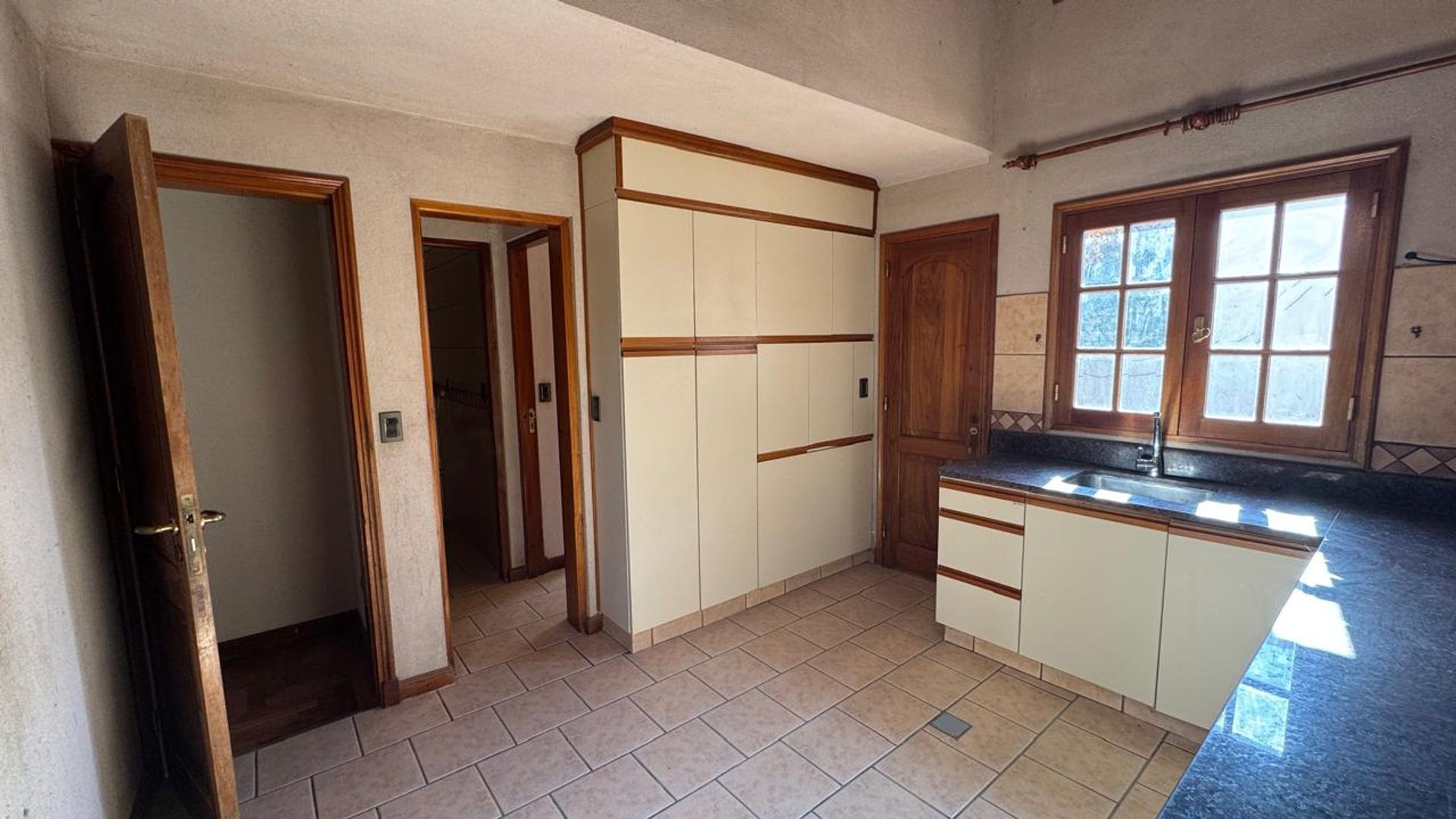 Casa en Venta en Capital, Mendoza - USD 690.000 | Inmoup - 24