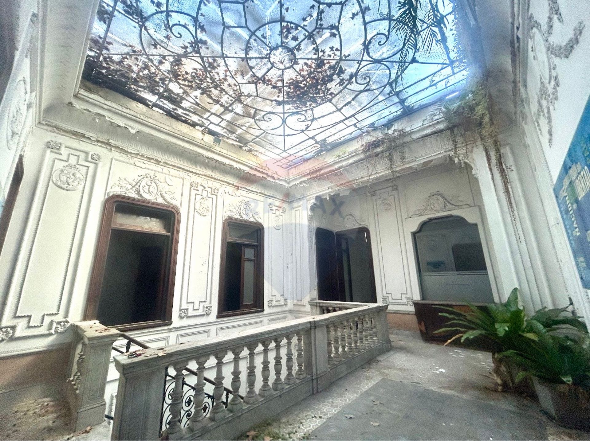 VENTA GRAN CASA PADRÓN UNICO EN CENTRO - 2