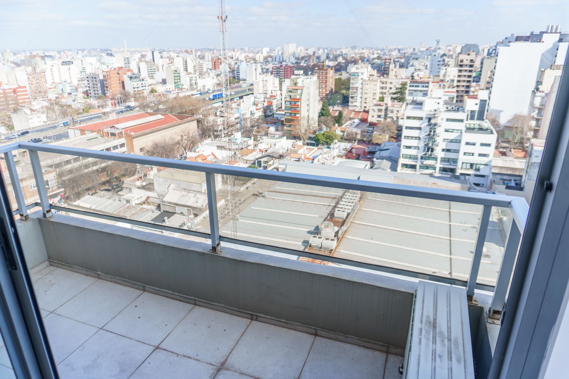 Venta depto 2 ambientes con balcon y cochera - 6