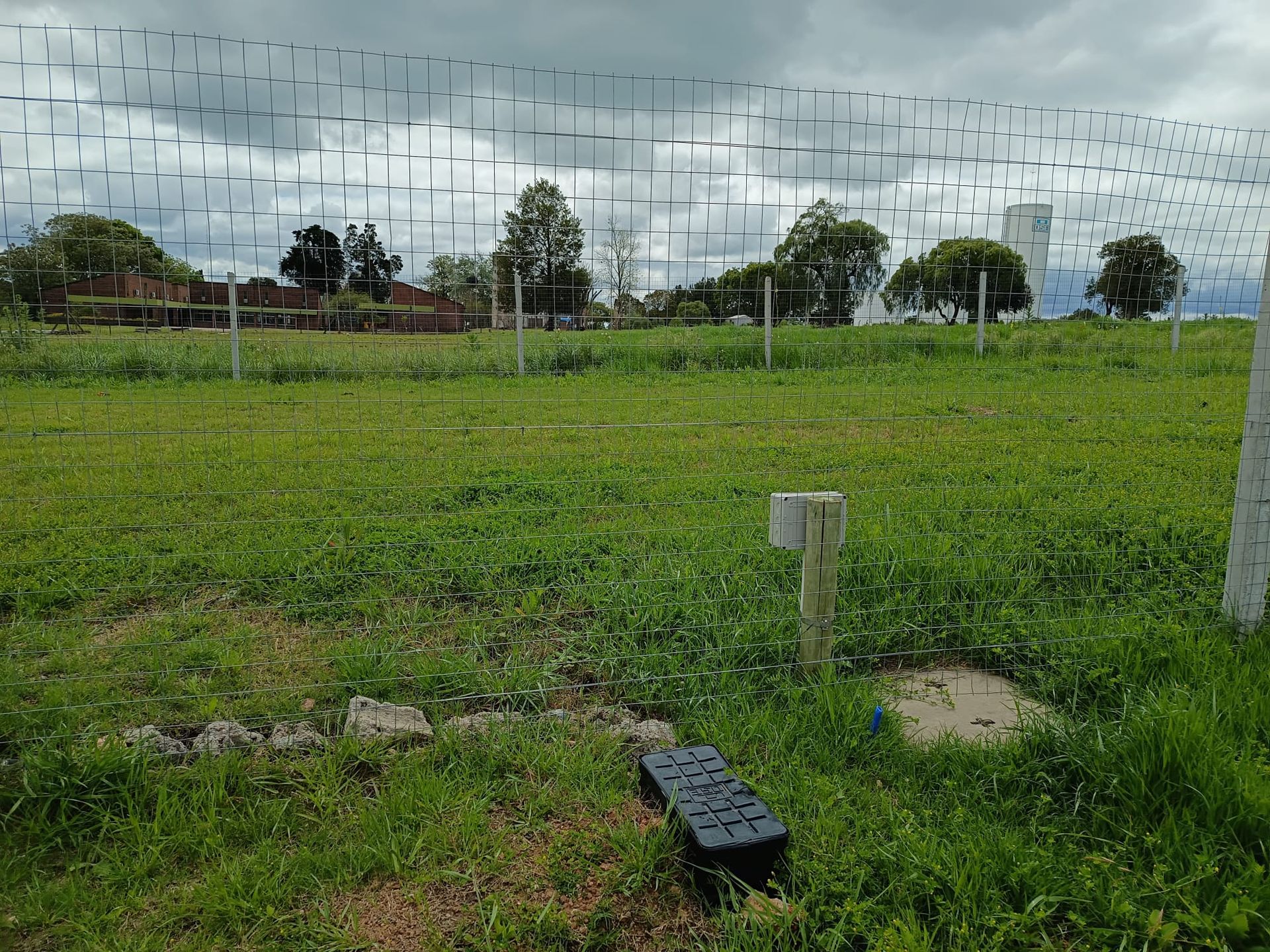 Excelente terreno con todos los servicios y platea - 1