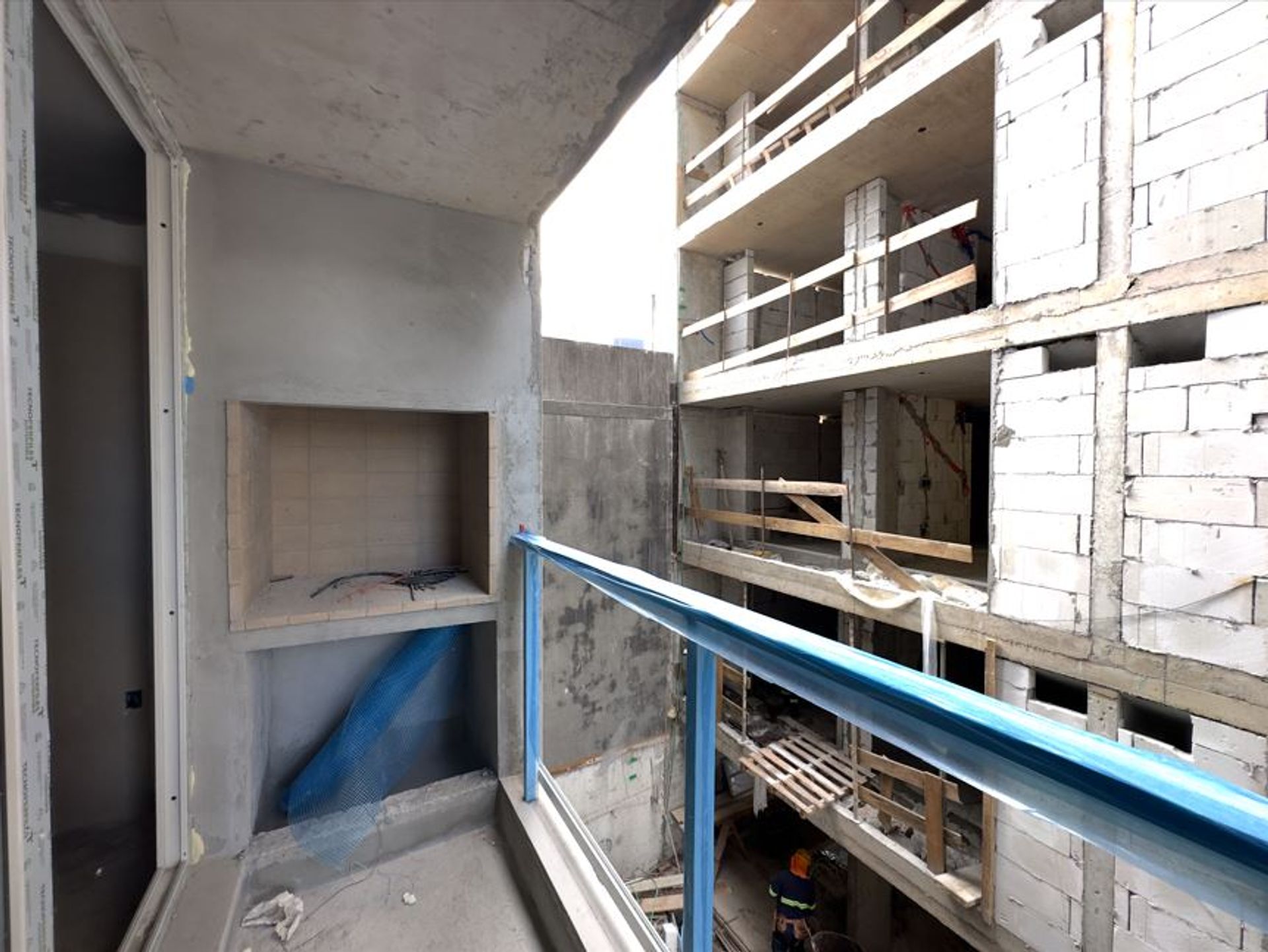 MONOAMBIENTE EN VENTA CON PARRILLA EN 3 CRUCES - 3