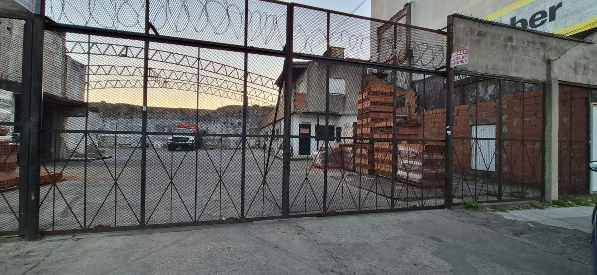 Industria en Venta en Tres de Febrero, G.B.A. Zona Oeste