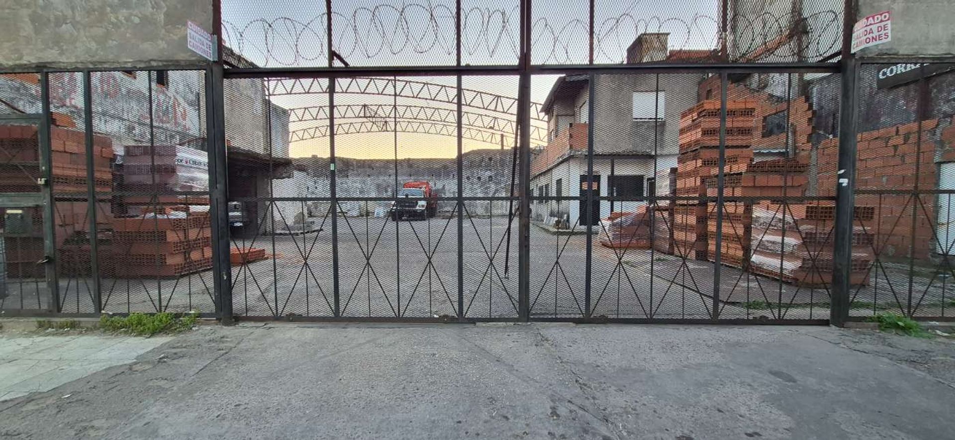 Industria en Venta en Tres de Febrero, G.B.A. Zona Oeste