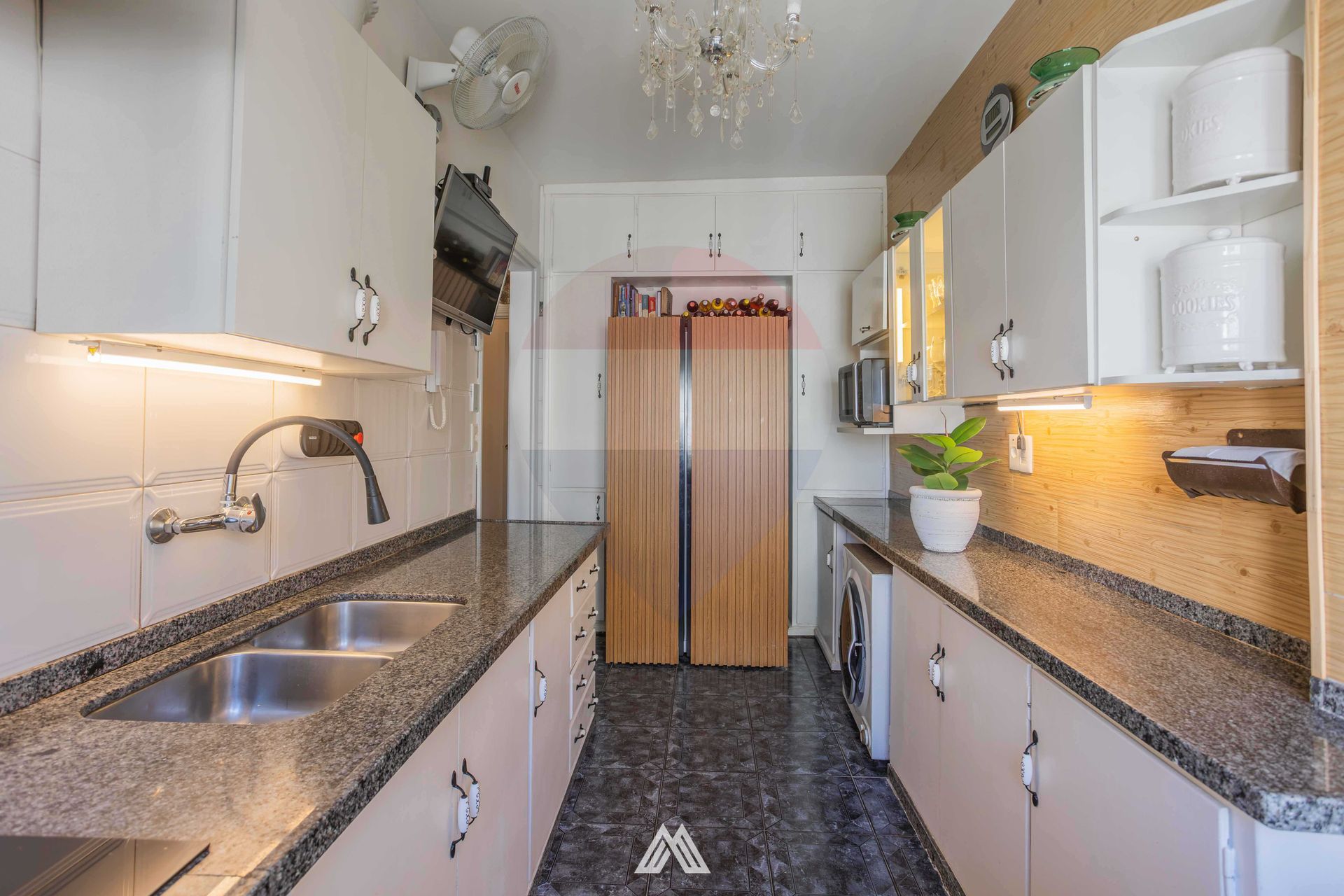 Venta apartamento 2 dormitorios + servicio -Cord&oacute;n - 16