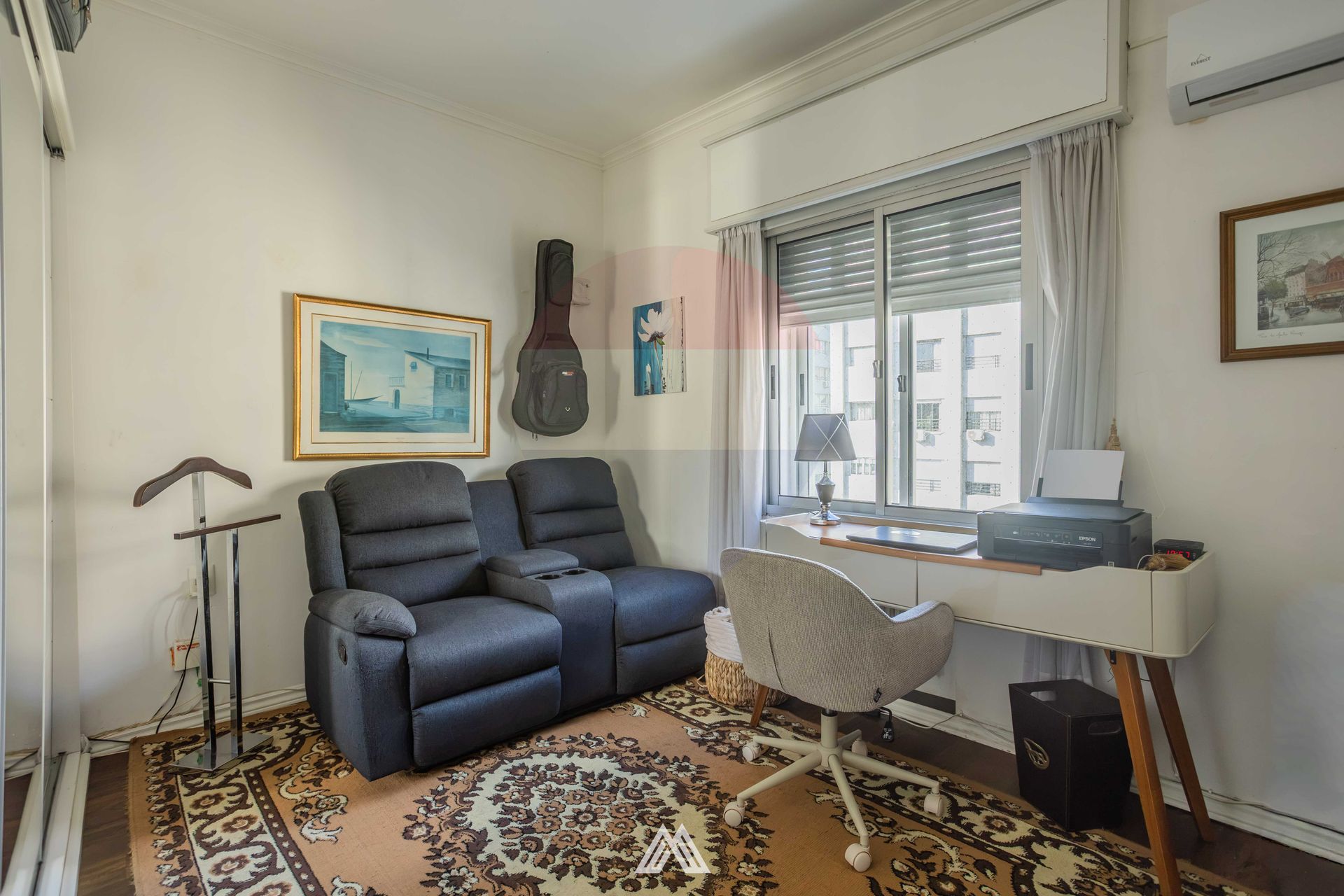 Venta apartamento 2 dormitorios + servicio -Cord&oacute;n - 9
